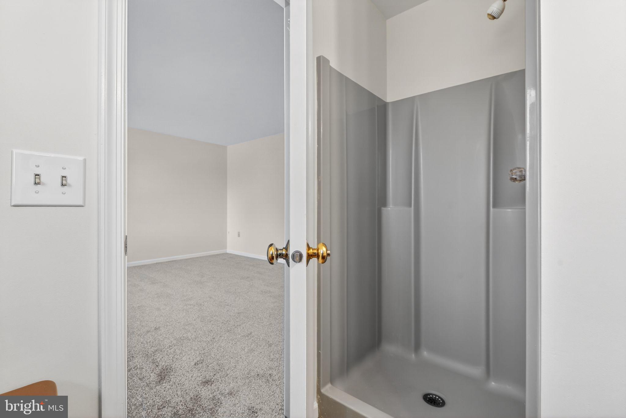 HICKORY HILLS - Residential