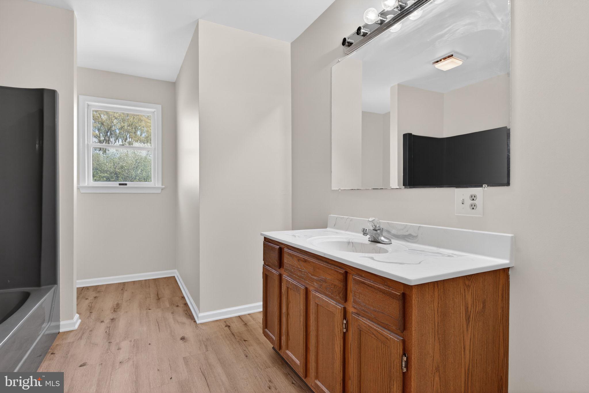 HICKORY HILLS - Residential