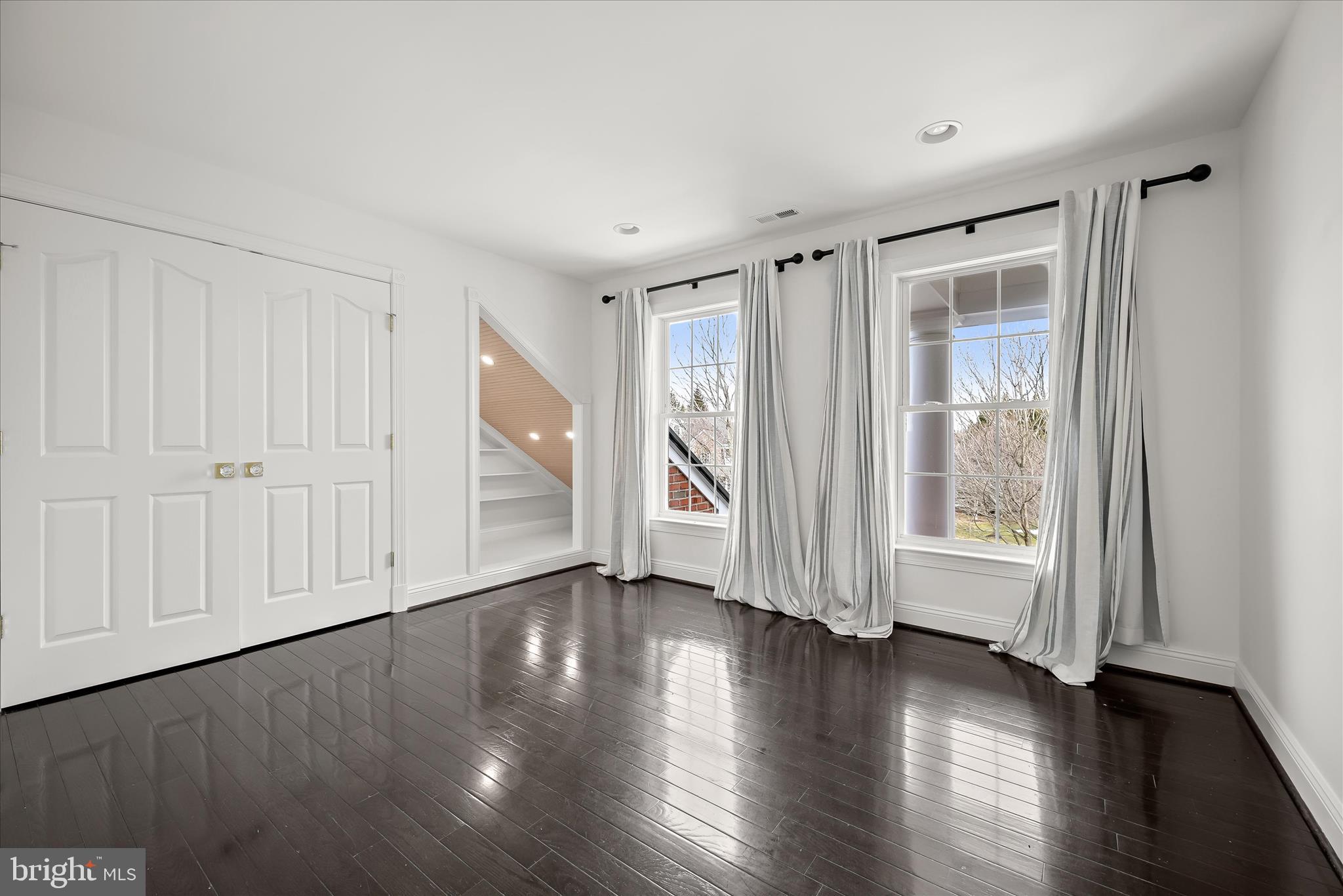 KINGSBRIDGE - Residential