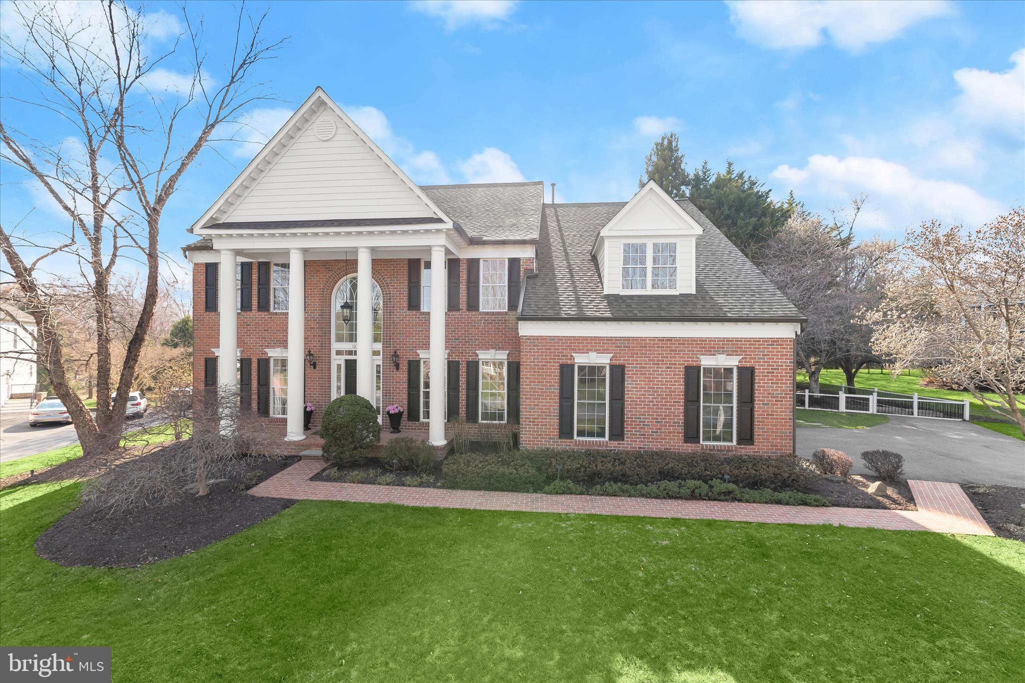 10312 KINGSWAY COURT