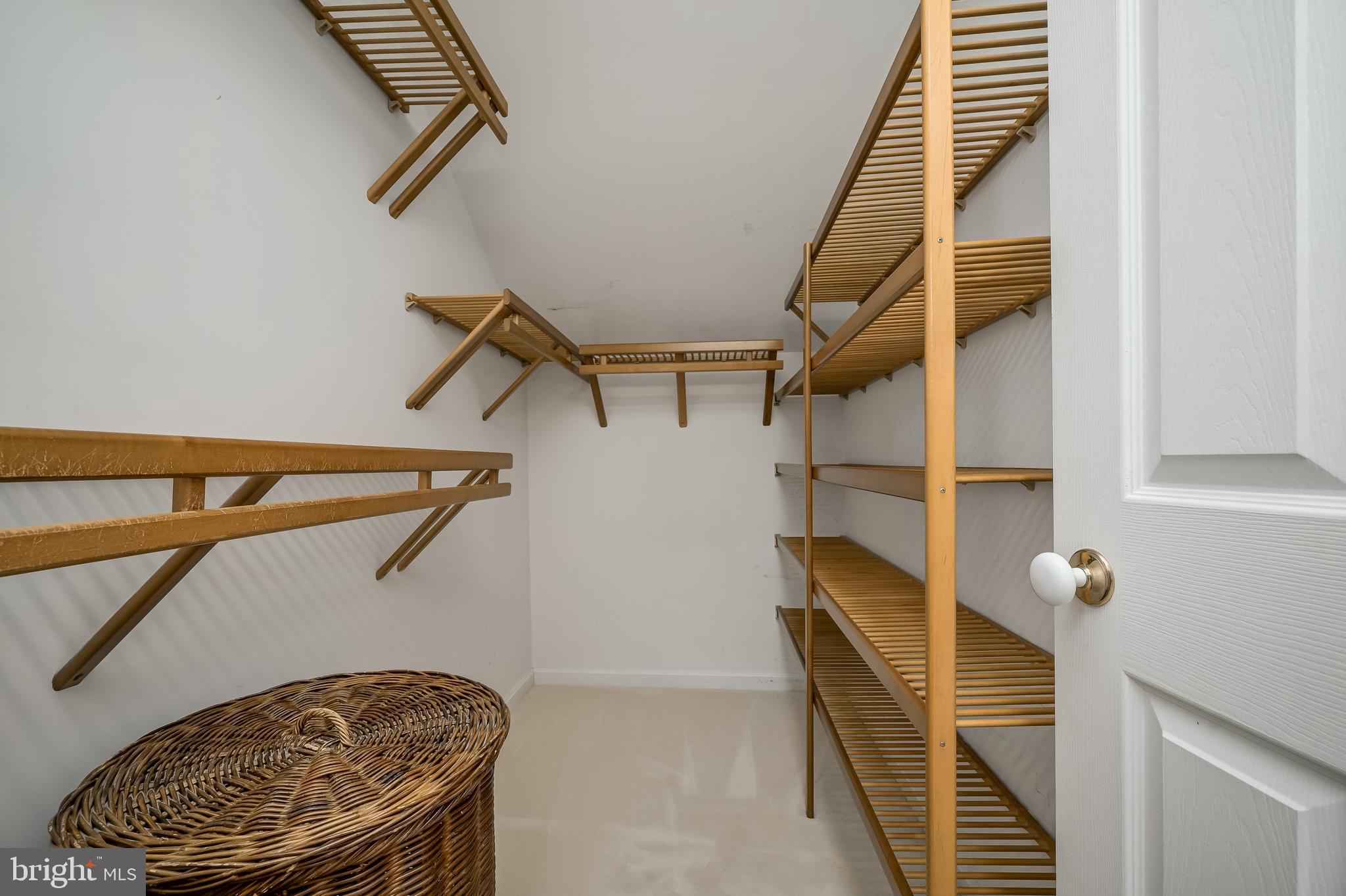 HOBBITS GLEN - Residential