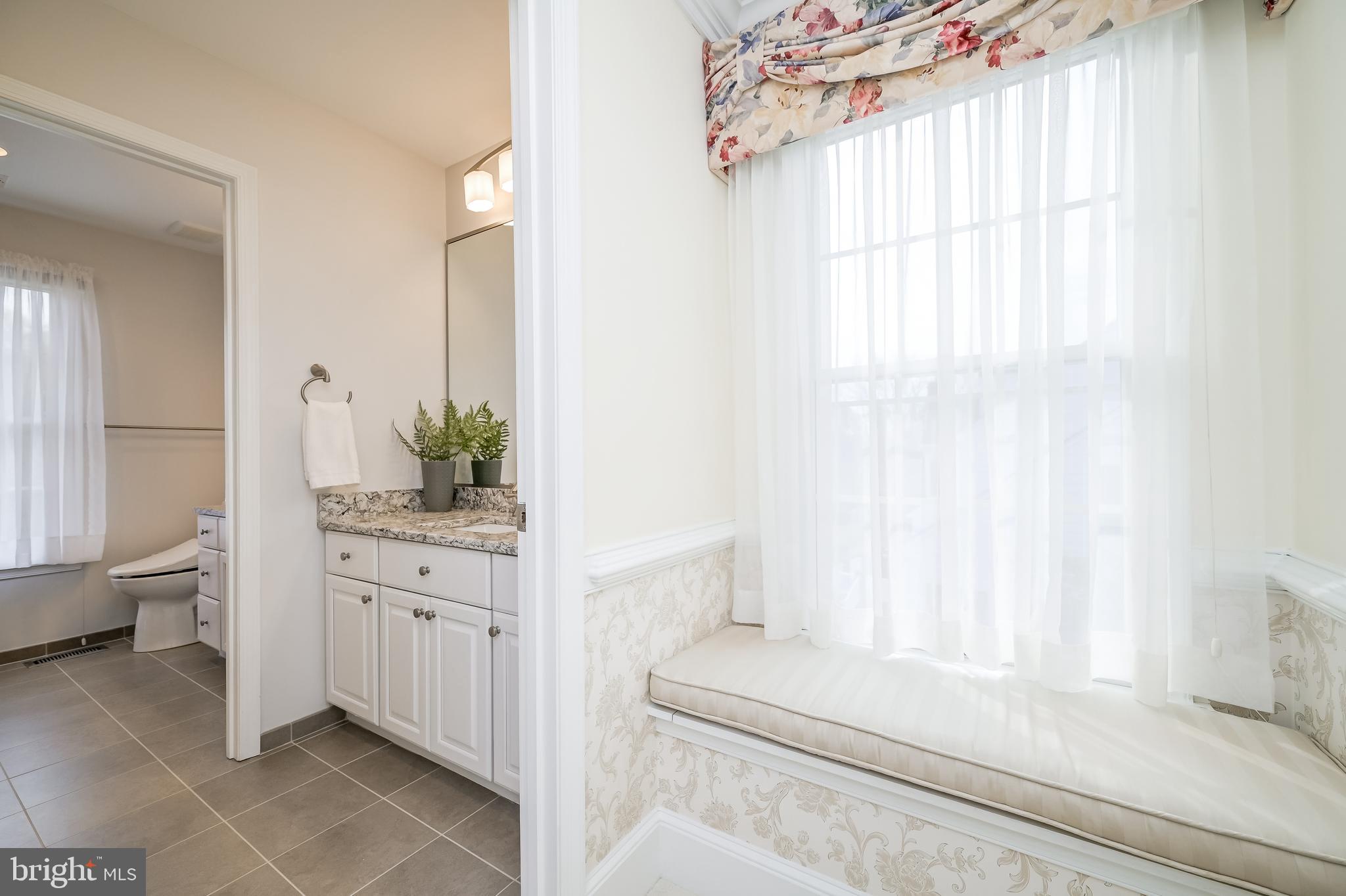 HOBBITS GLEN - Residential