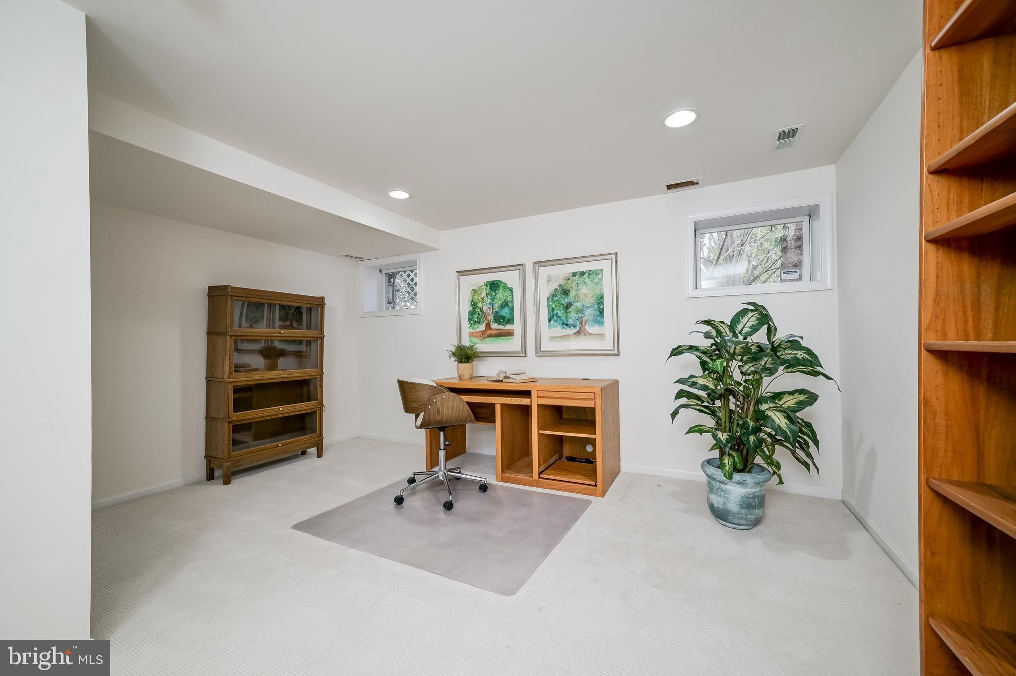 HOBBITS GLEN - Residential