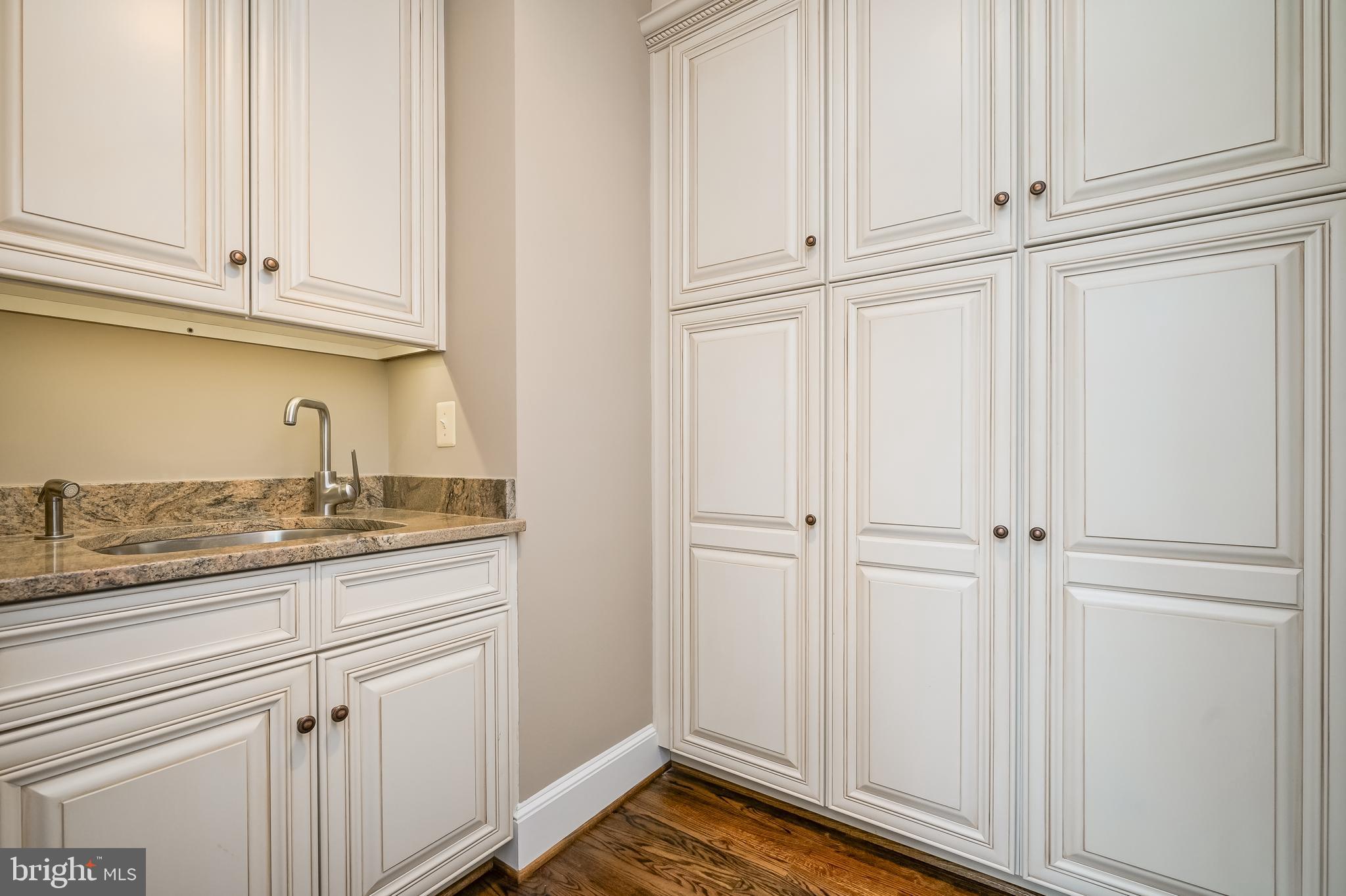 HOBBITS GLEN - Residential