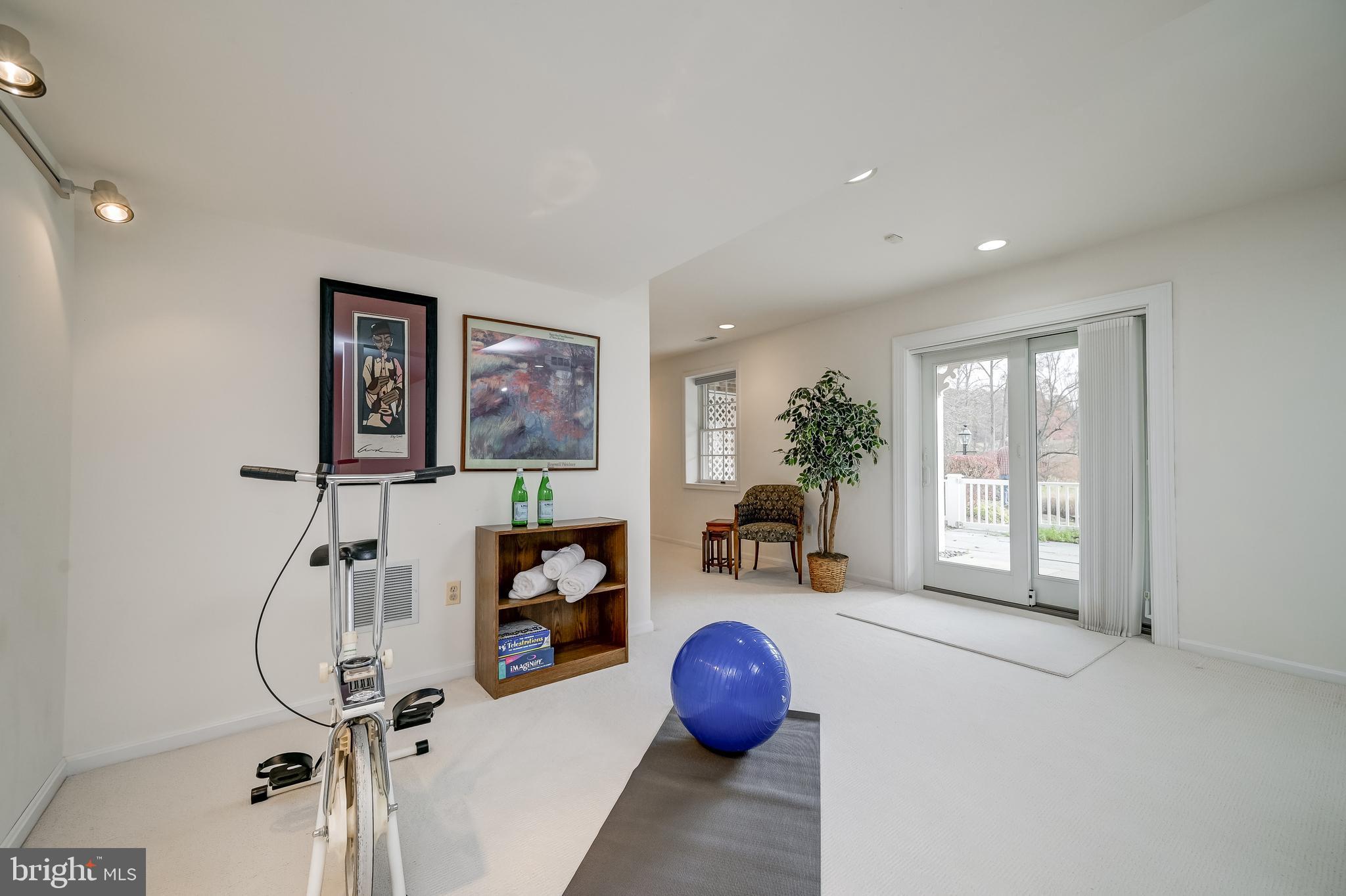 HOBBITS GLEN - Residential