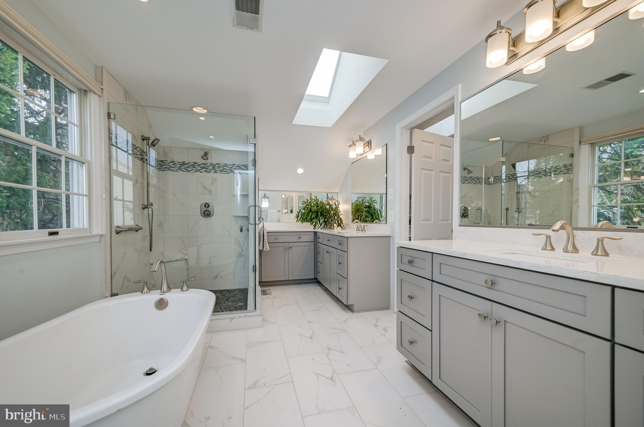 HOBBITS GLEN - Residential