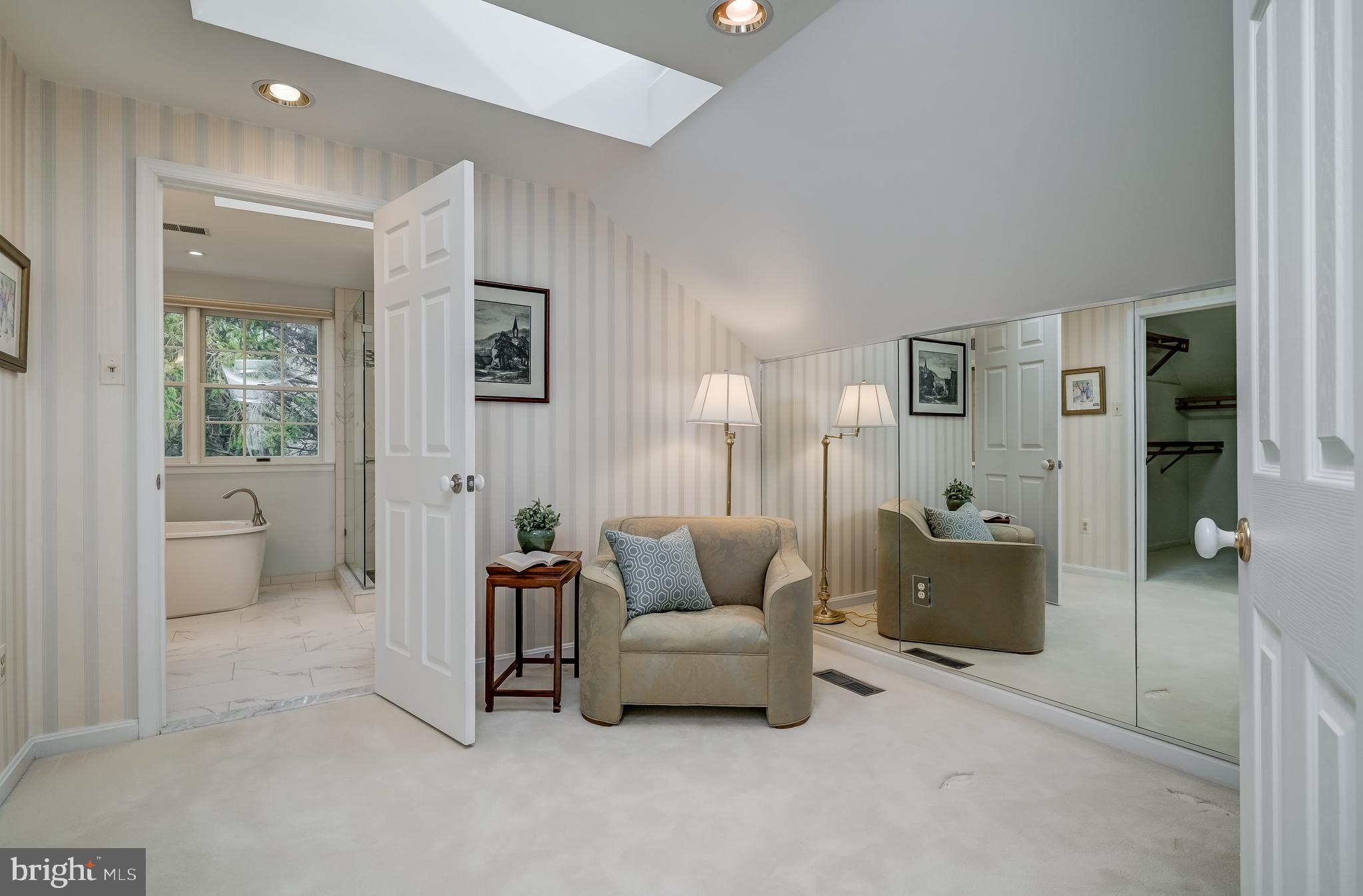 HOBBITS GLEN - Residential