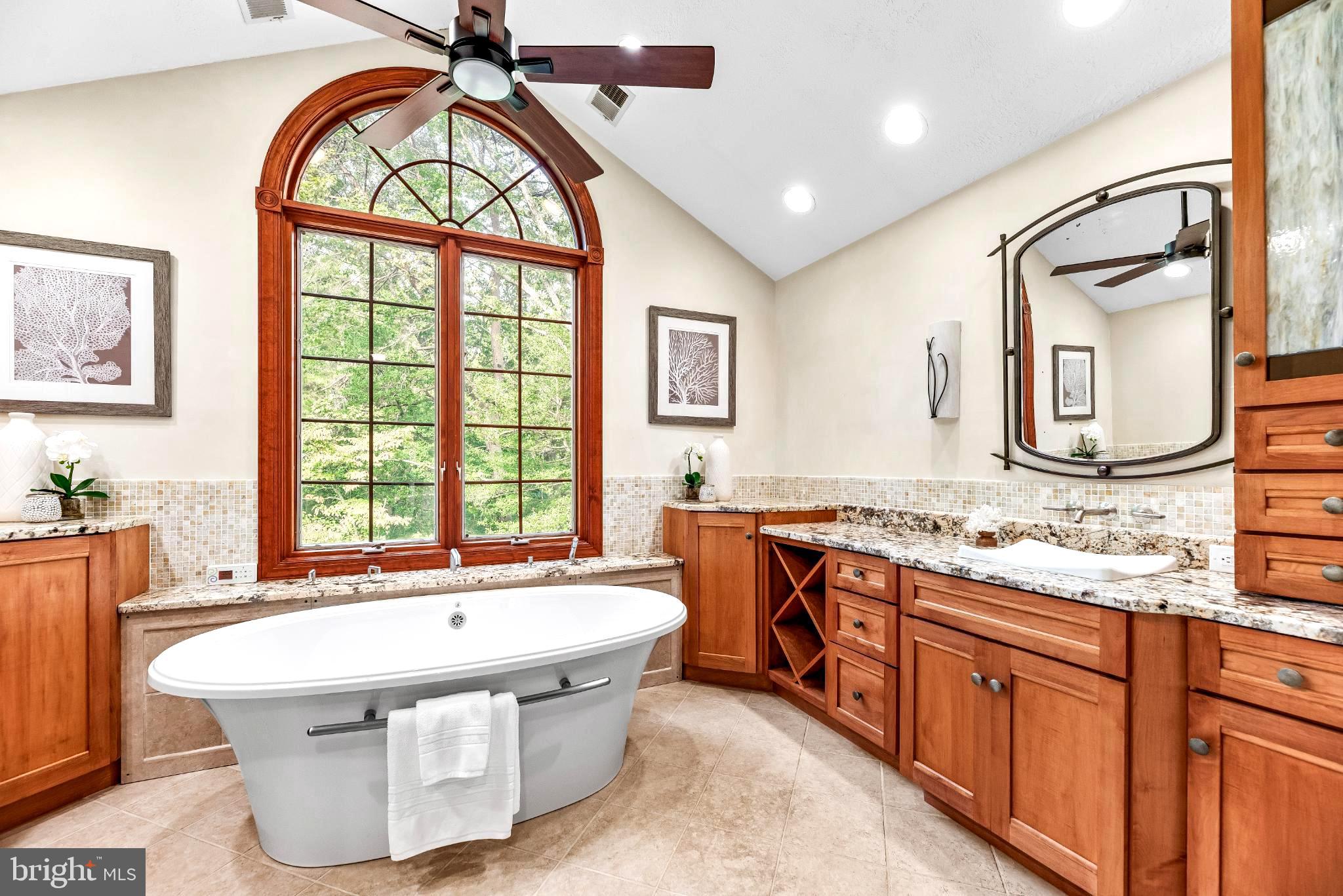 ST LEONARD SHORES - Residential