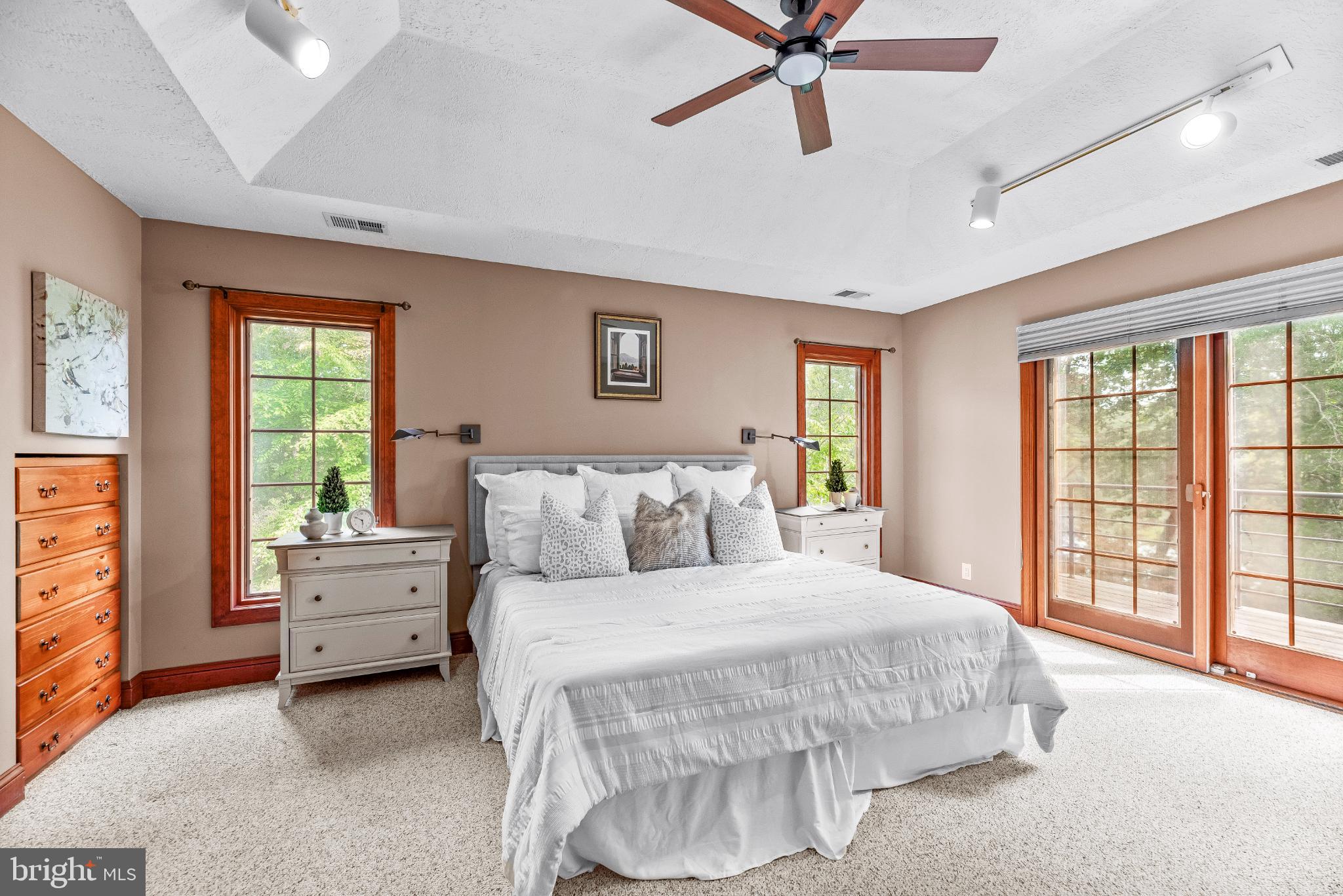 ST LEONARD SHORES - Residential