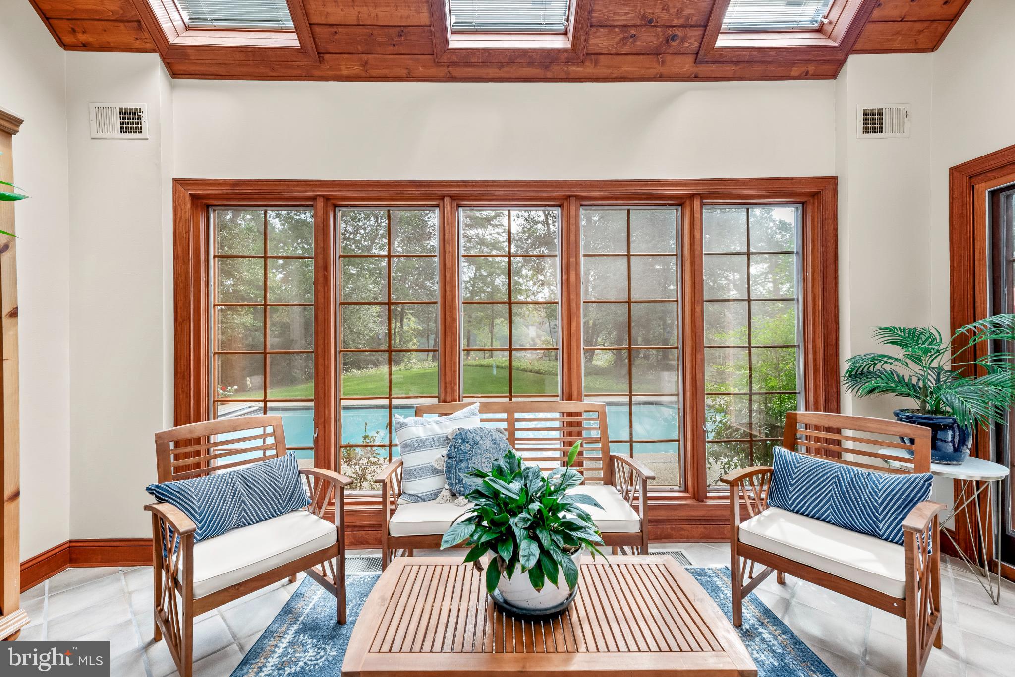 ST LEONARD SHORES - Residential