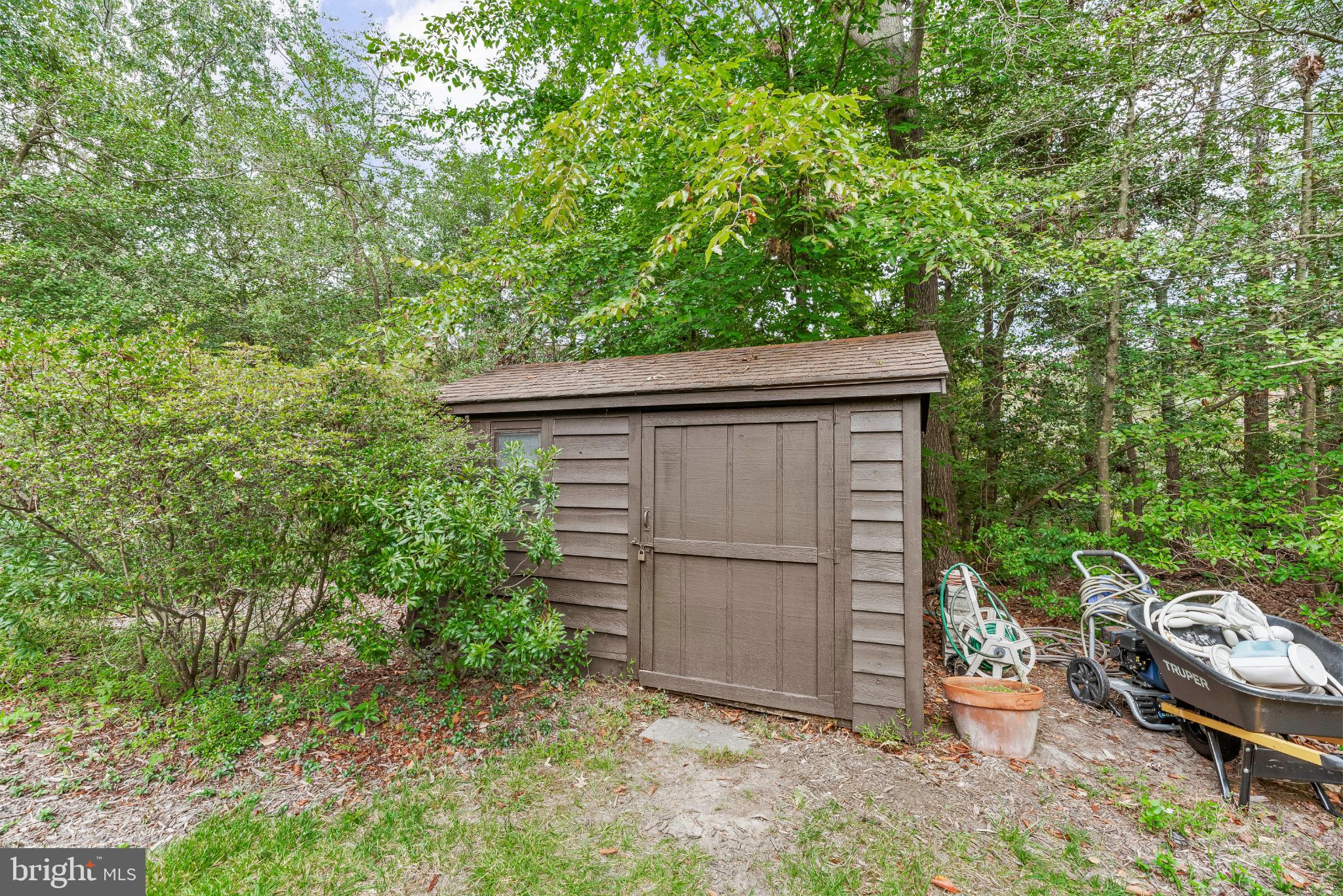 ST LEONARD SHORES - Residential