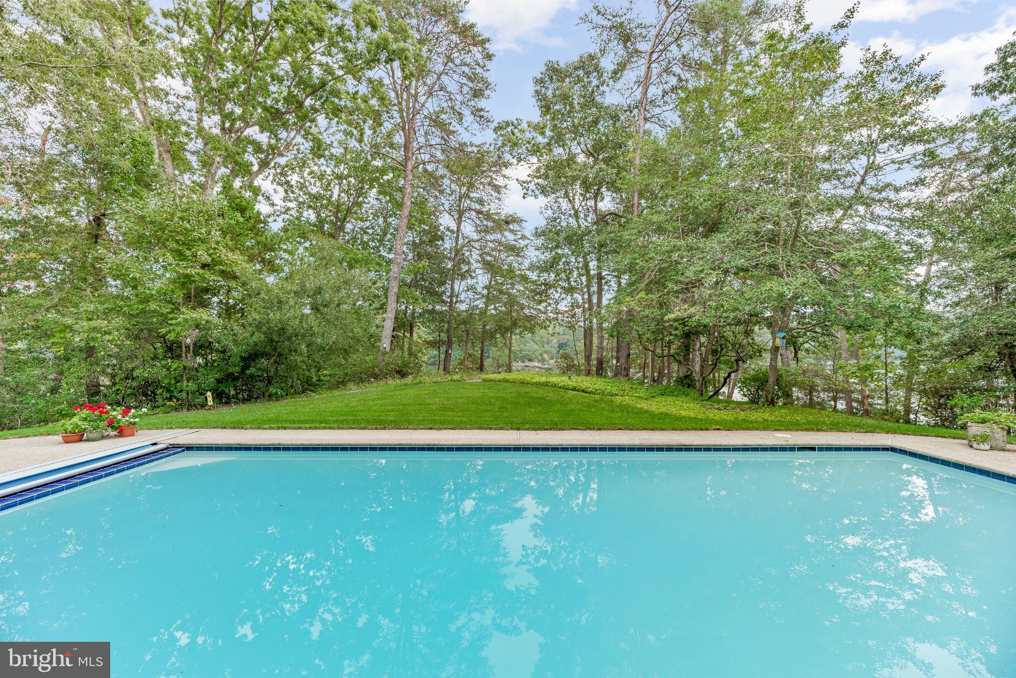 ST LEONARD SHORES - Residential