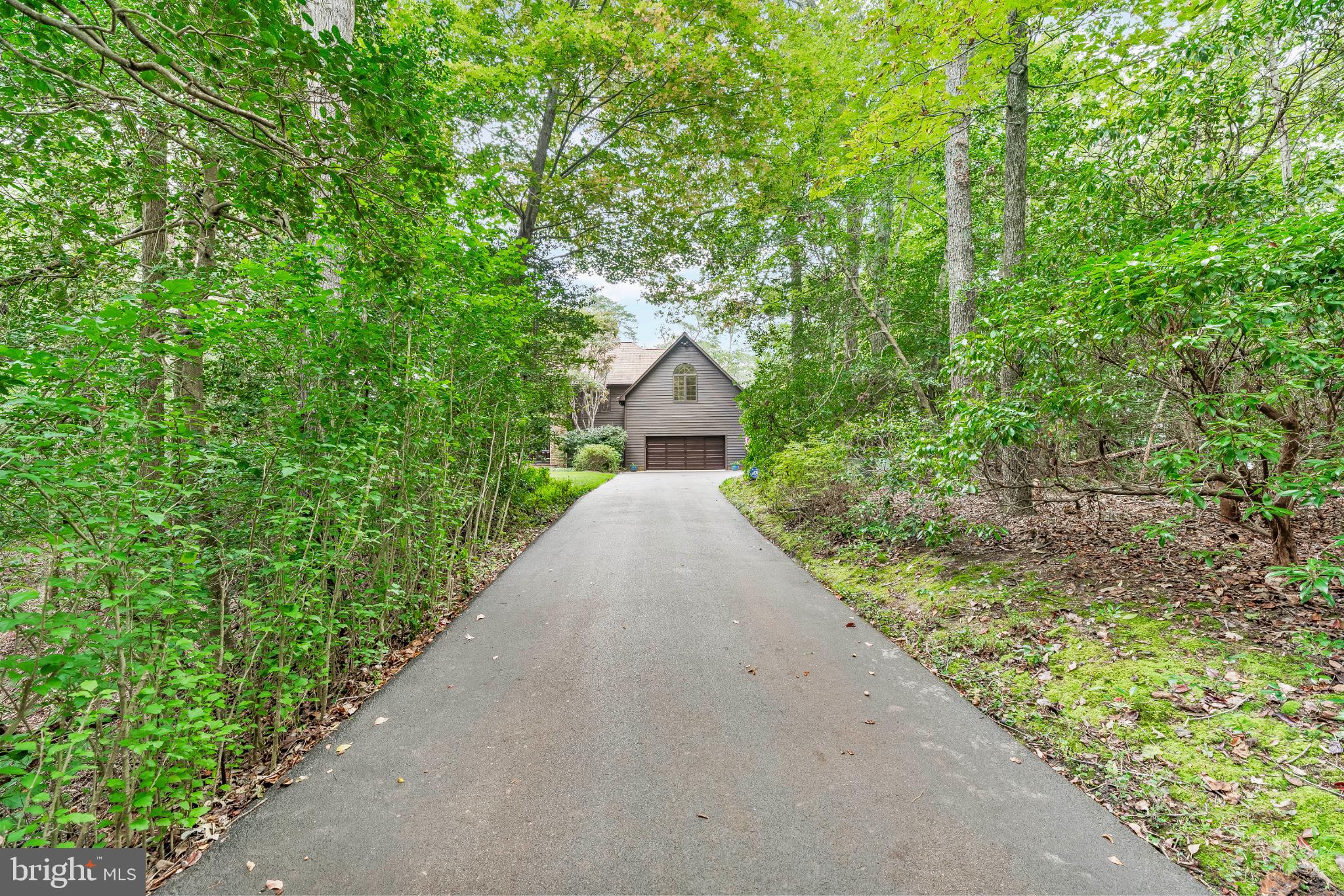 1111 THOMPSON COURT