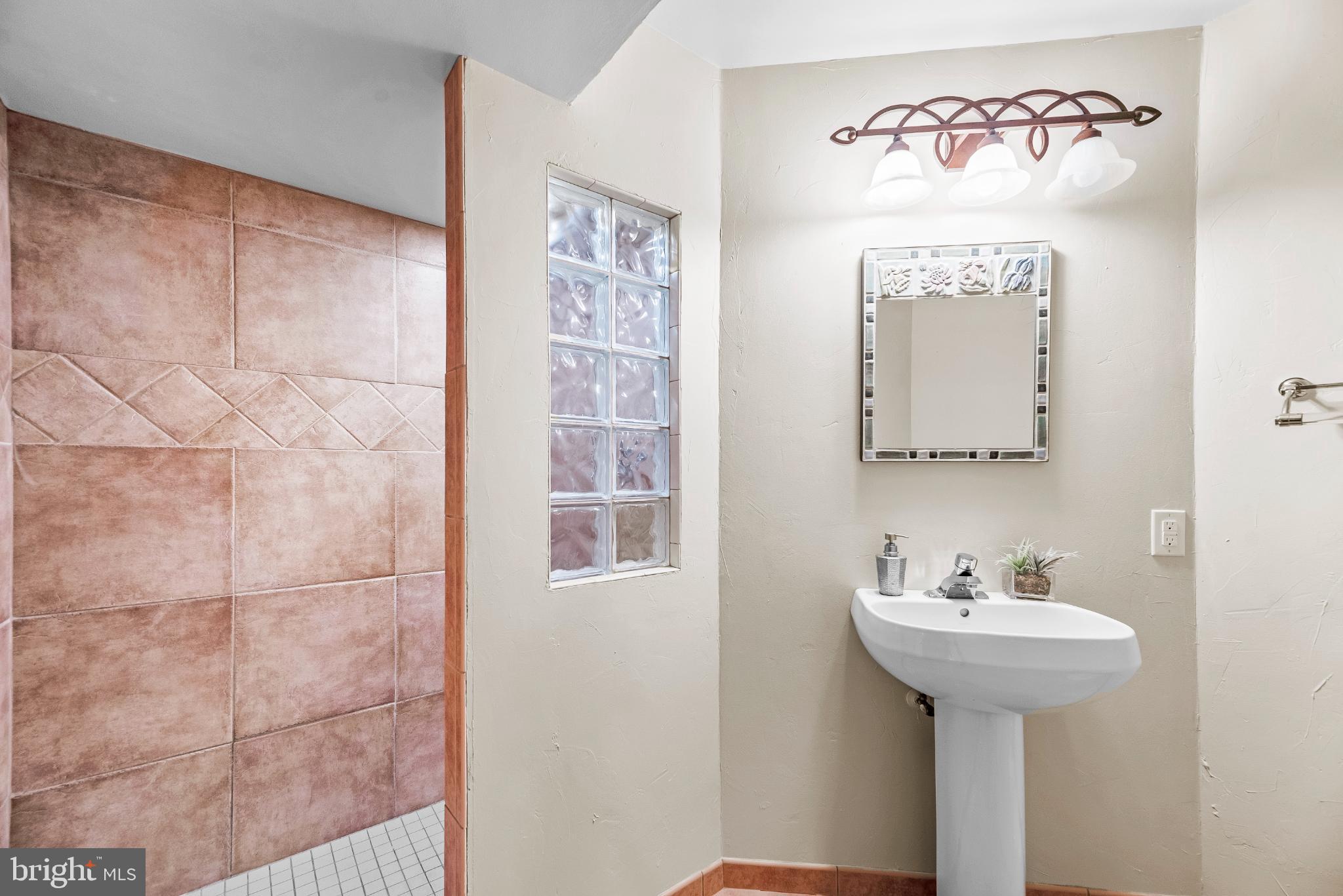 ST LEONARD SHORES - Residential