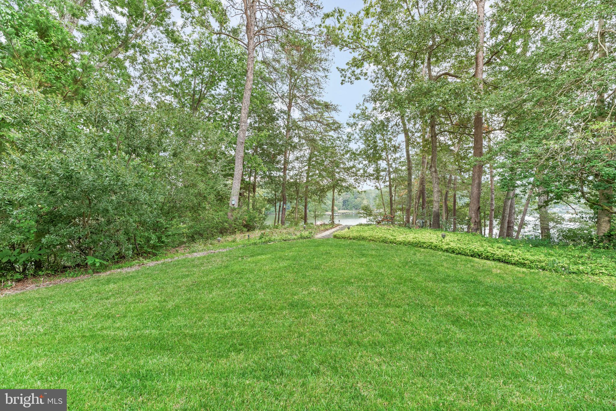 ST LEONARD SHORES - Residential