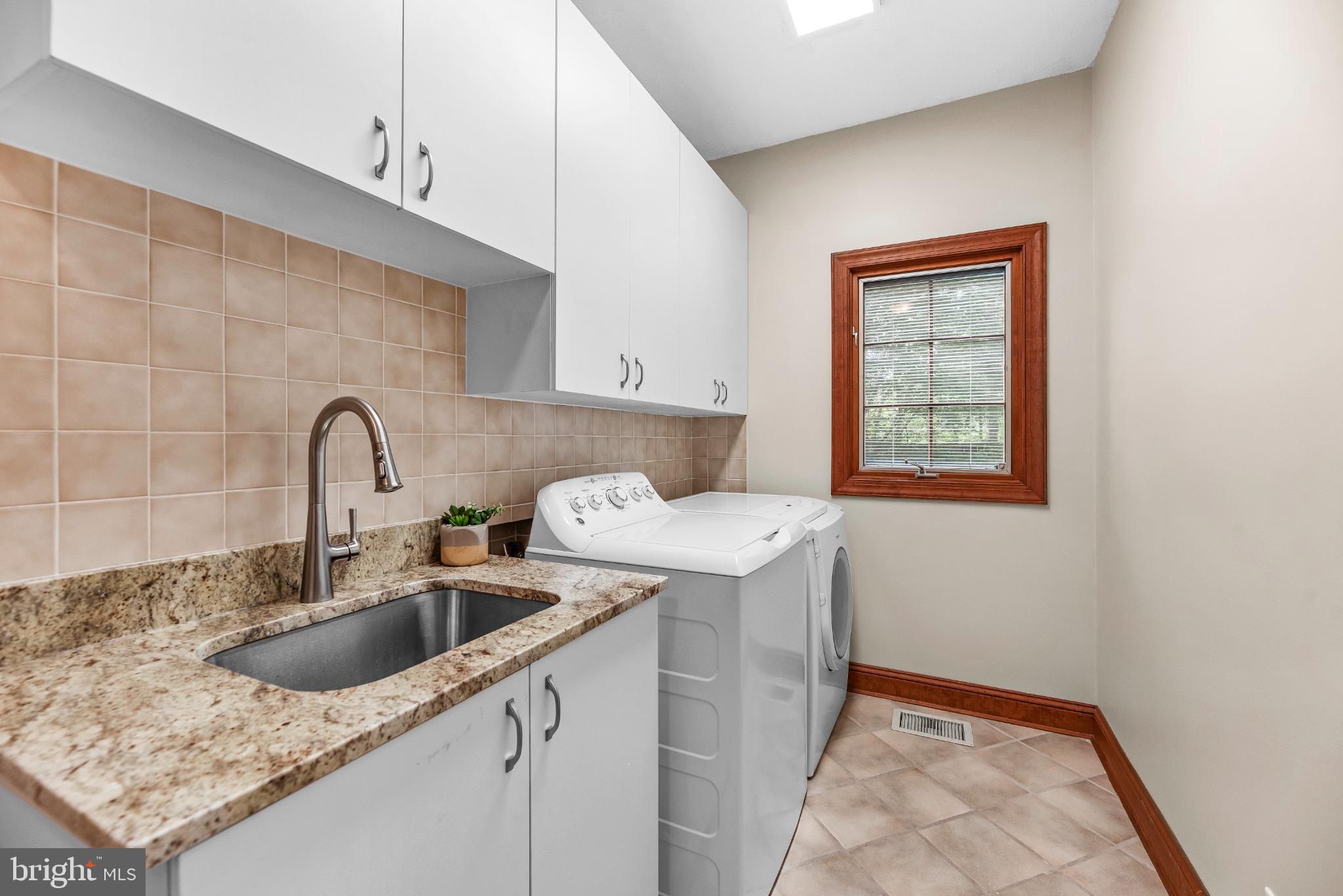 ST LEONARD SHORES - Residential