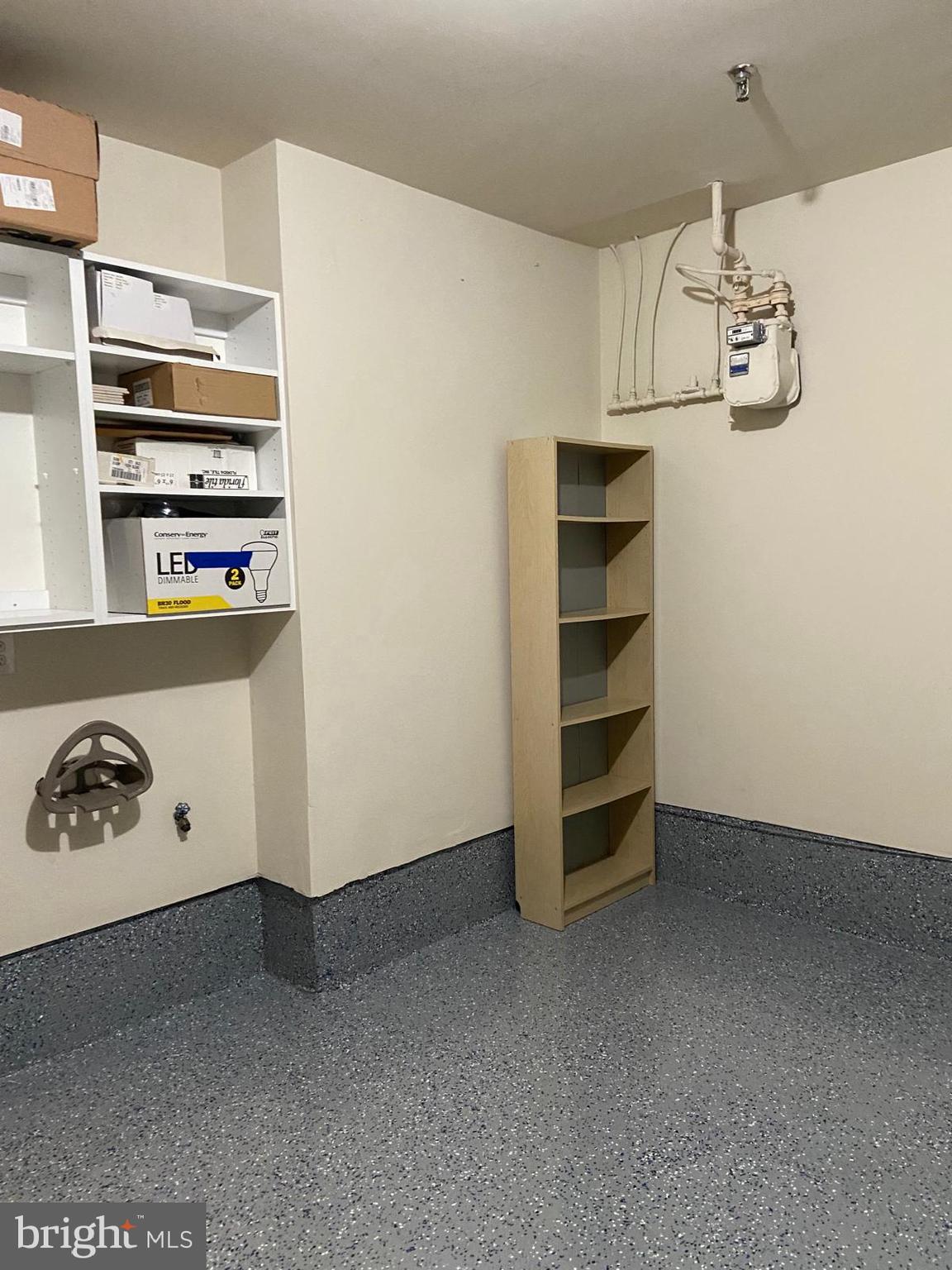 COURTHOUSE HILL - Residential Lease