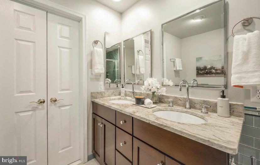 COURTHOUSE HILL - Residential Lease