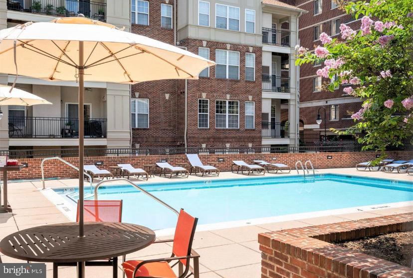 COURTHOUSE HILL - Residential Lease