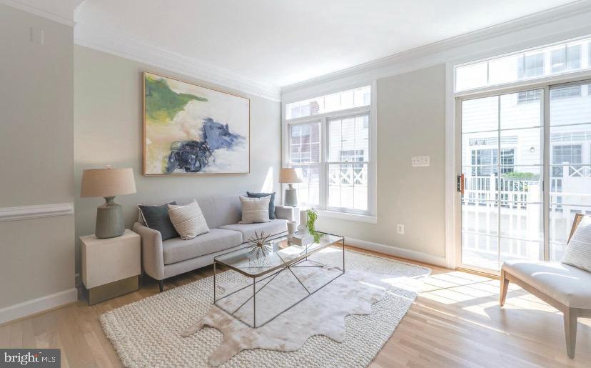 COURTHOUSE HILL - Residential Lease