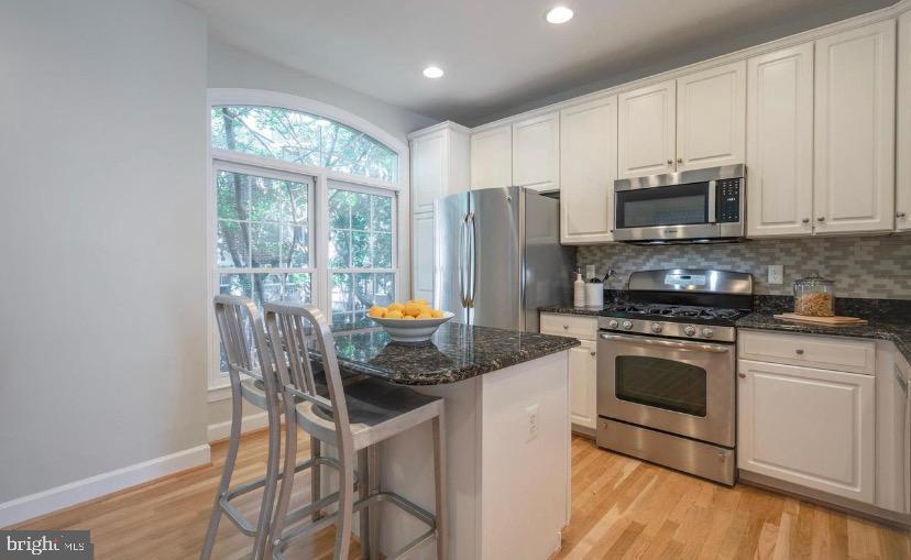 COURTHOUSE HILL - Residential Lease