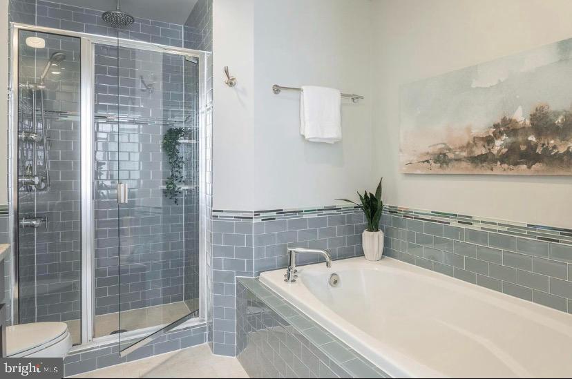 COURTHOUSE HILL - Residential Lease