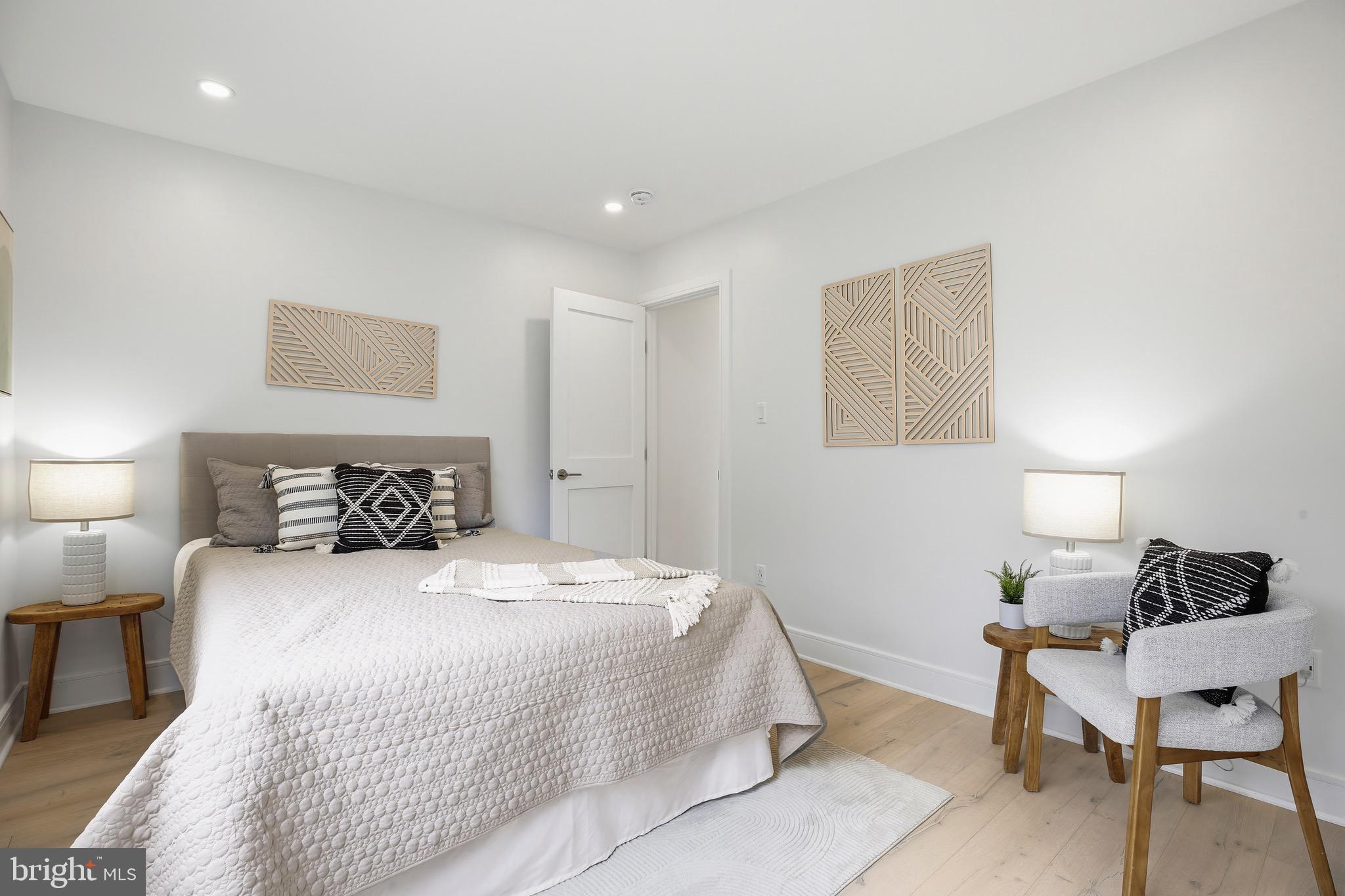 OAK SPRINGS - Residential