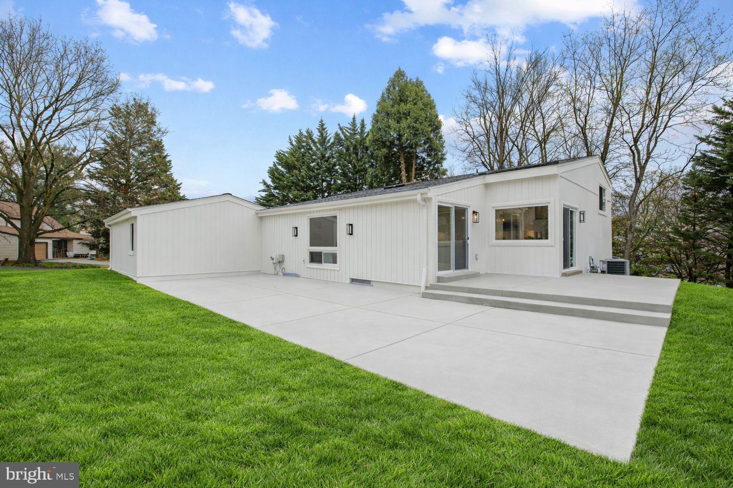 OAK SPRINGS - Residential