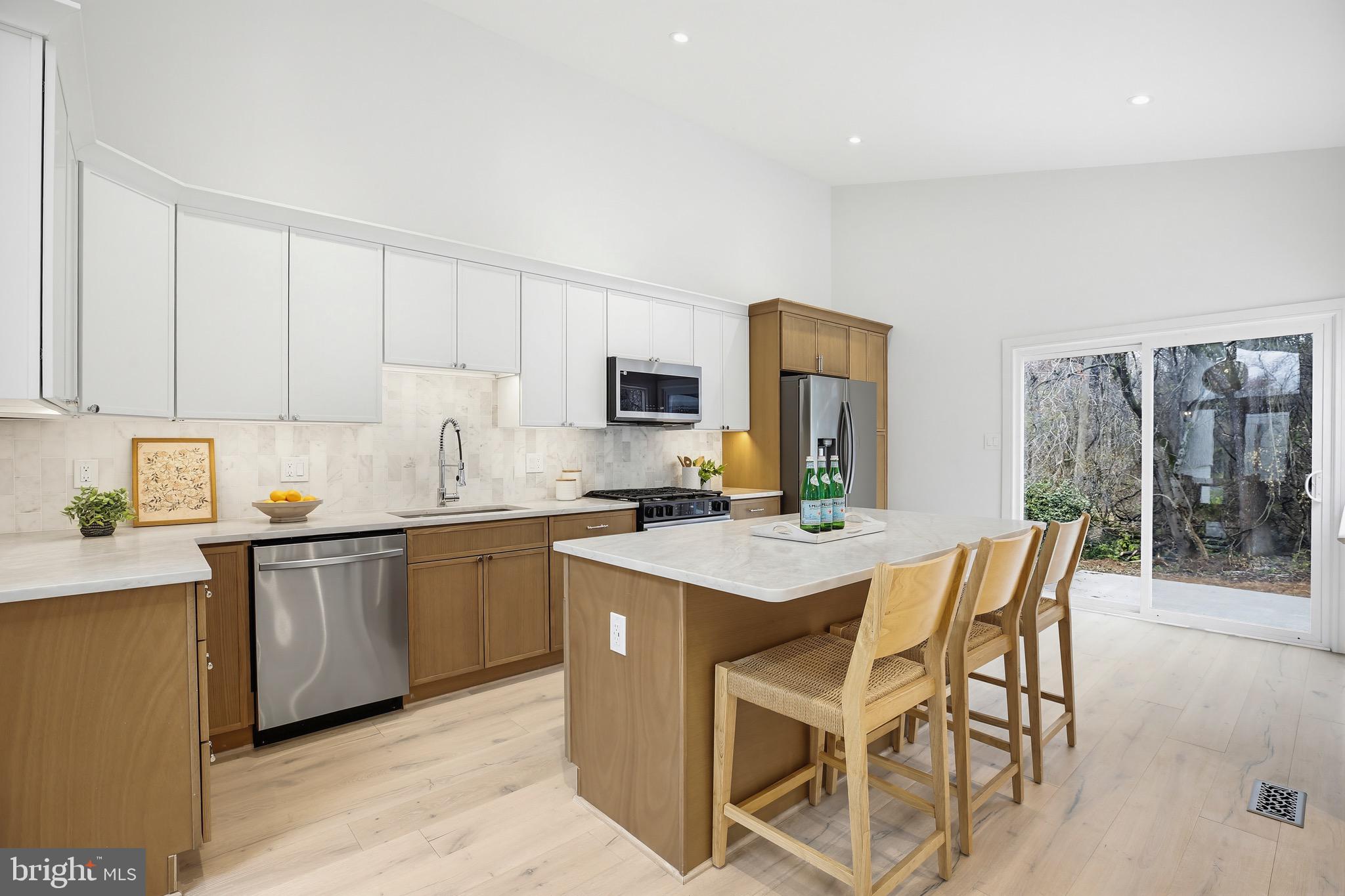 OAK SPRINGS - Residential