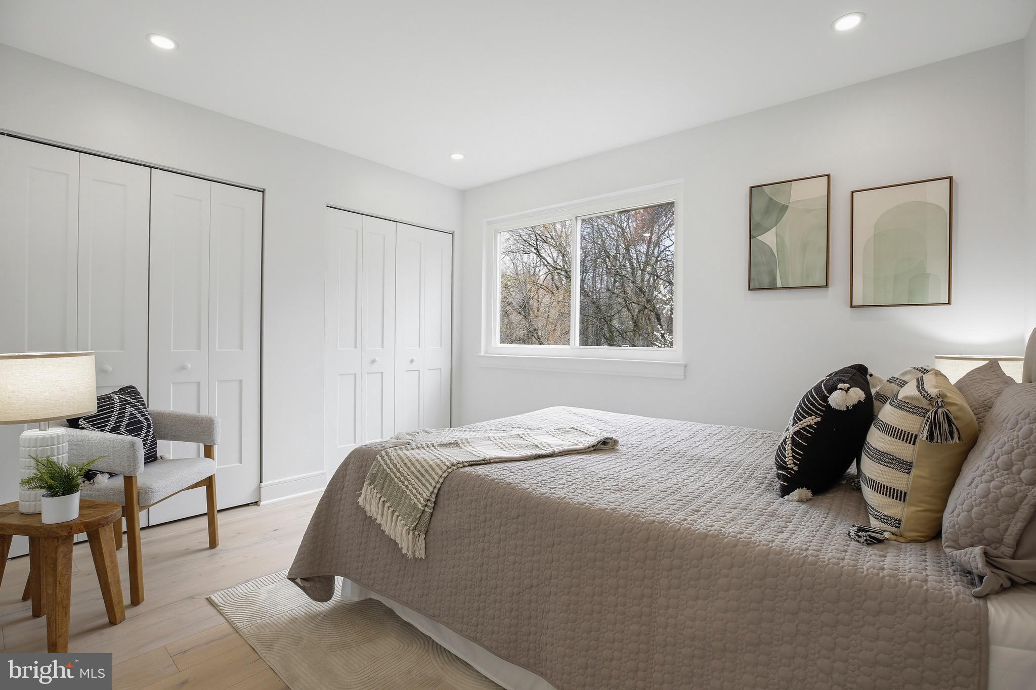 OAK SPRINGS - Residential