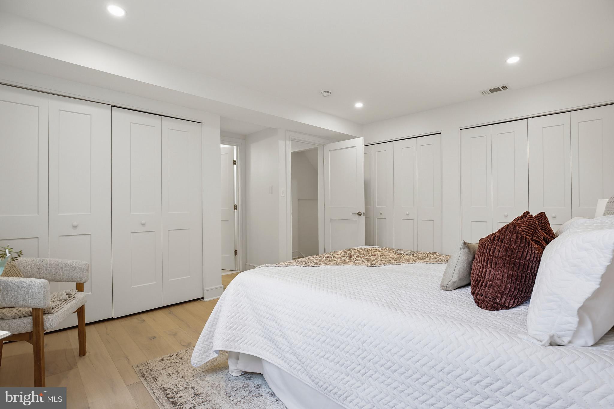 OAK SPRINGS - Residential