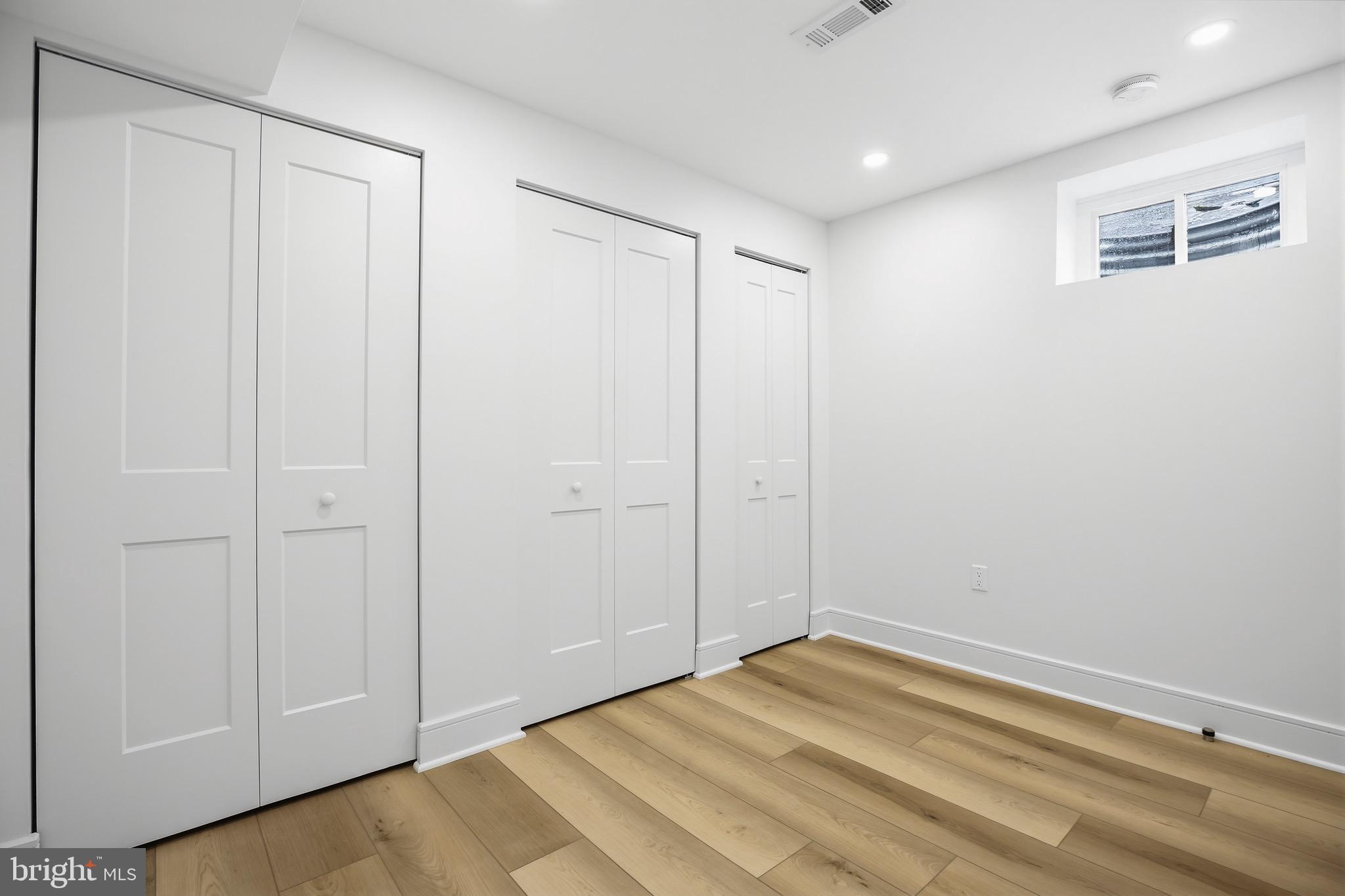 OAK SPRINGS - Residential