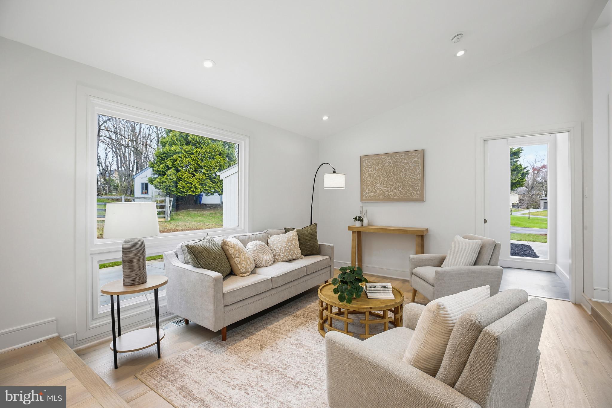 OAK SPRINGS - Residential