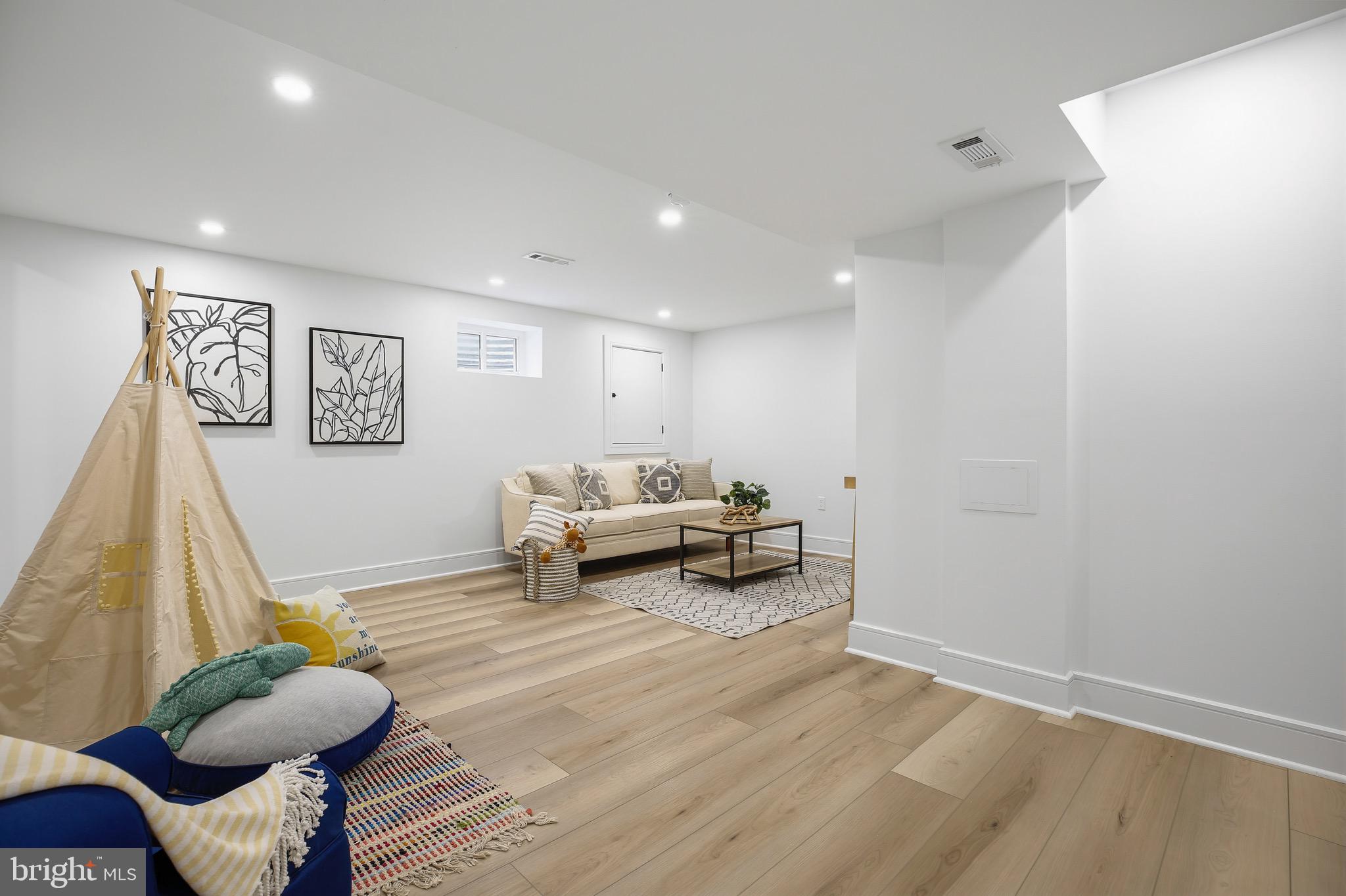 OAK SPRINGS - Residential