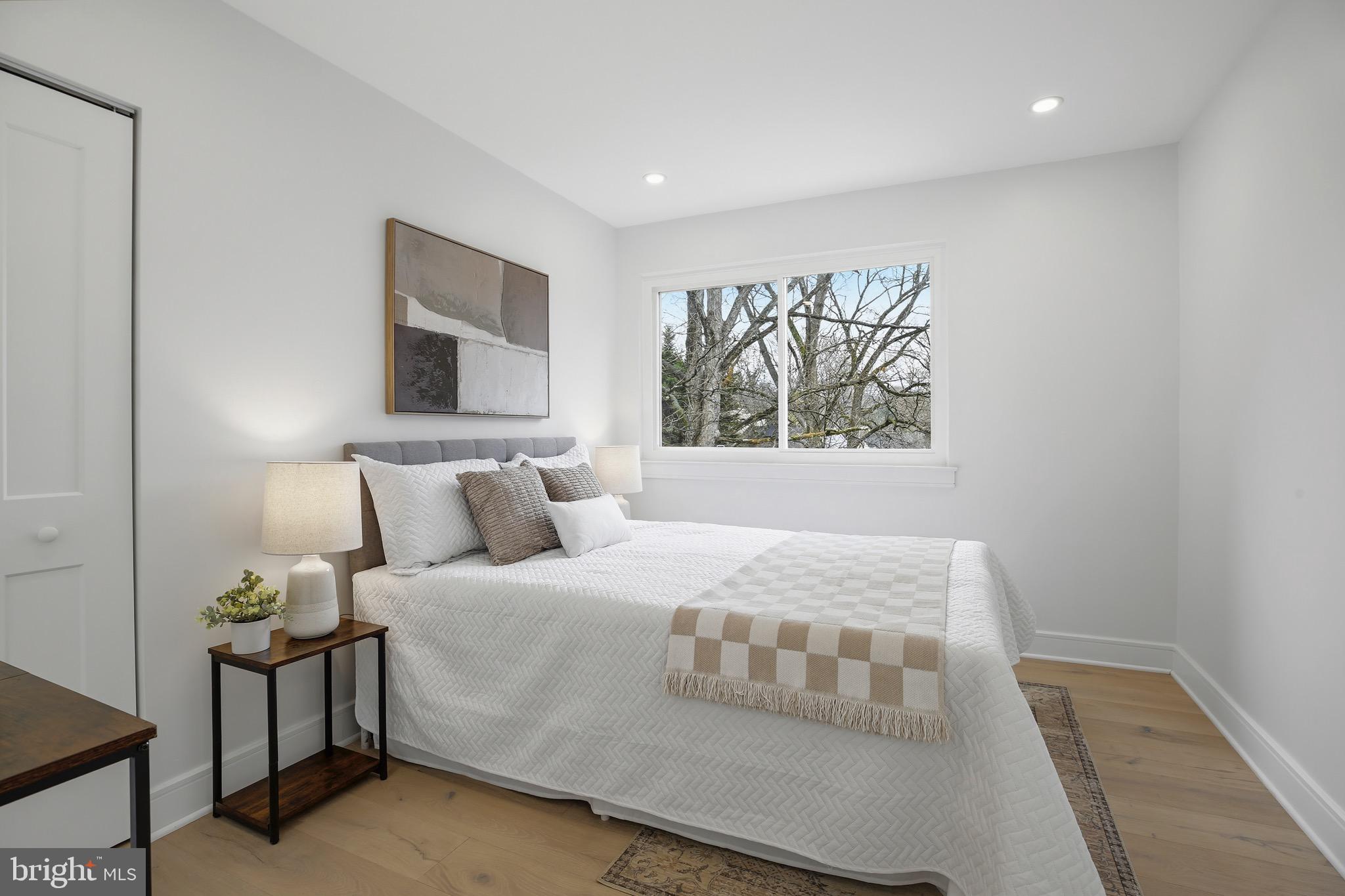 OAK SPRINGS - Residential