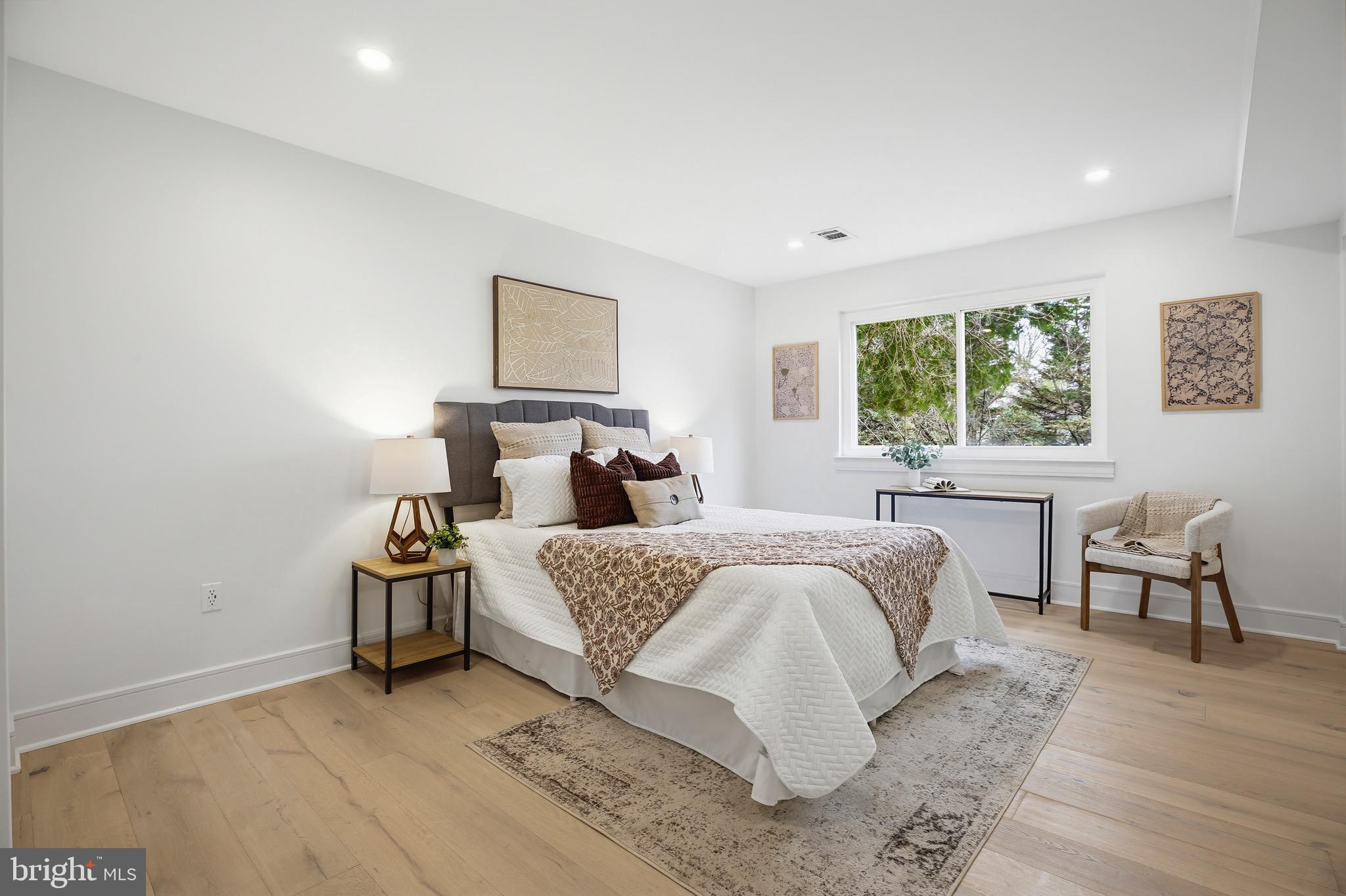 OAK SPRINGS - Residential