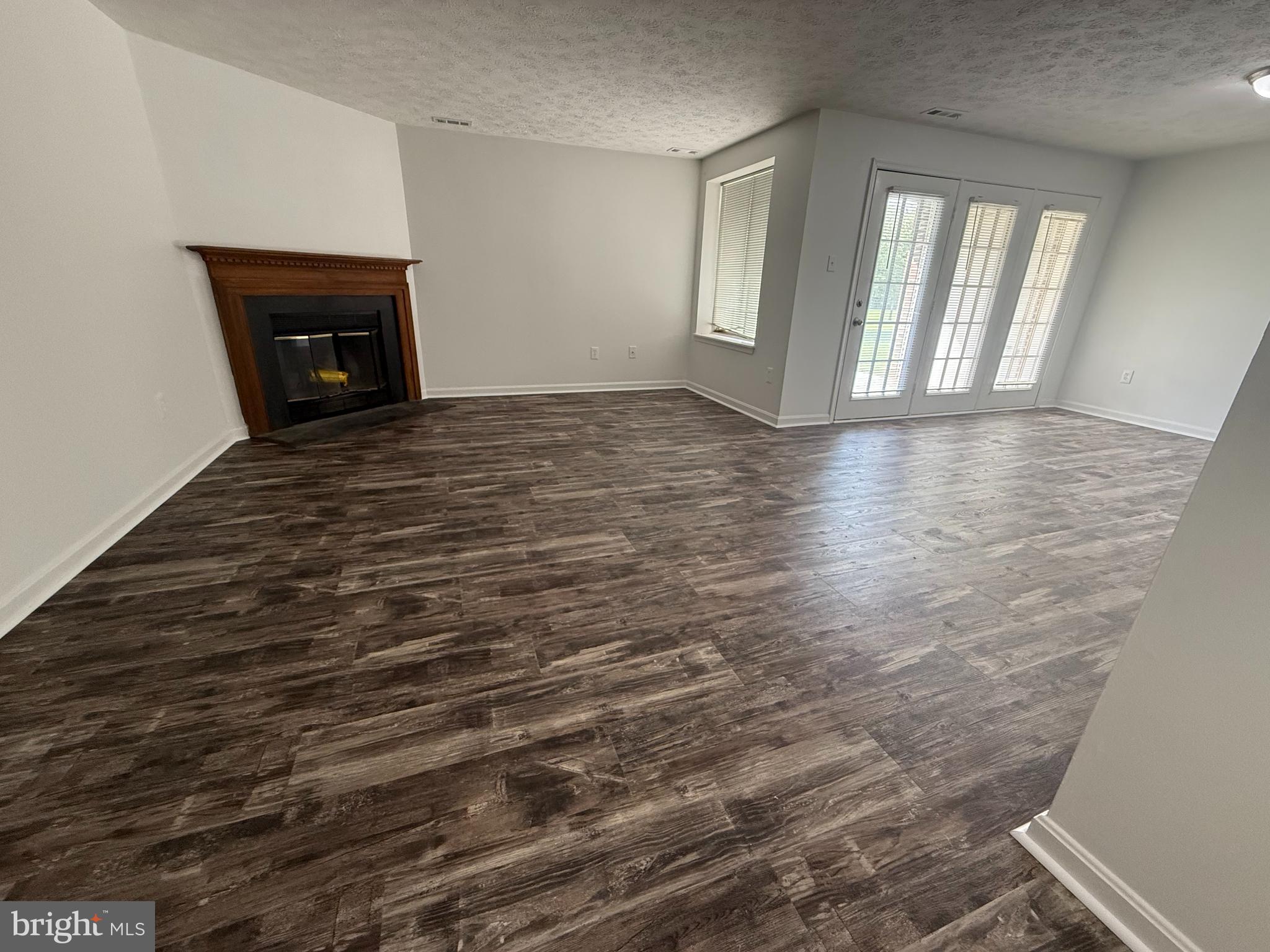 Spacious 2 bedroom, 2 bathroom ground level condo living! New flooring and freshly painted throughout. Large living area with fireplace, dining room walks out to 10x9 patio and community playground. Primary bedroom offers an attached bathroom and walk-in closet.  Condo is located close to all shops, restaurants, and commuter routes.  **Pets accepted on a case by case basis with an additional $100 monthly pet rent! Washer & Dryer in unit! Unit will be professionally cleaned!
FCAR/GCAAR Rental Application, please include recent 2 paystubs, and copy of driver license. Application fee $40 per Adult - personal check, made out to Middlepoint Property Management. Online applications at: middlepointproperties.com. Complete background checks are performed on each application to include employment, credit and criminal history. Nominal debt/income ratio should be 40% or less.