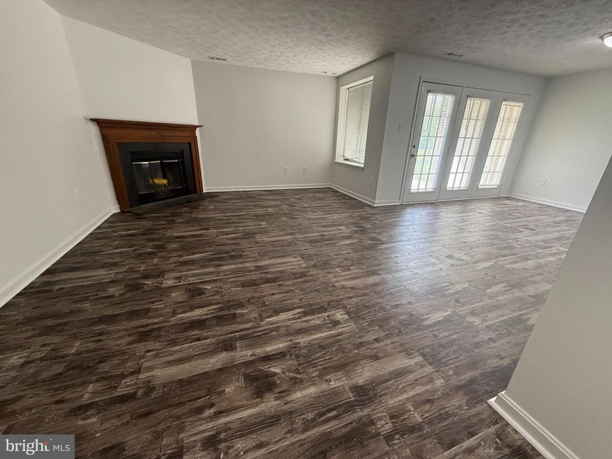 Spacious 2 bedroom, 2 bathroom ground level condo living! New flooring and freshly painted throughout. Large living area with fireplace, dining room walks out to 10x9 patio and community playground. Primary bedroom offers an attached bathroom and walk-in closet.  Condo is located close to all shops, restaurants, and commuter routes.  **Pets accepted on a case by case basis with an additional $100 monthly pet rent! Washer & Dryer in unit! Unit will be professionally cleaned!
FCAR/GCAAR Rental Application, please include recent 2 paystubs, and copy of driver license. Application fee $40 per Adult - personal check, made out to Middlepoint Property Management. Online applications at: middlepointproperties.com. Complete background checks are performed on each application to include employment, credit and criminal history. Nominal debt/income ratio should be 40% or less.