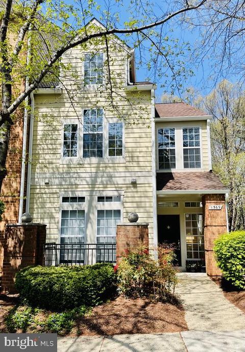 1369 GARDEN WALL CIRCLE 714 RESTON VA 20194