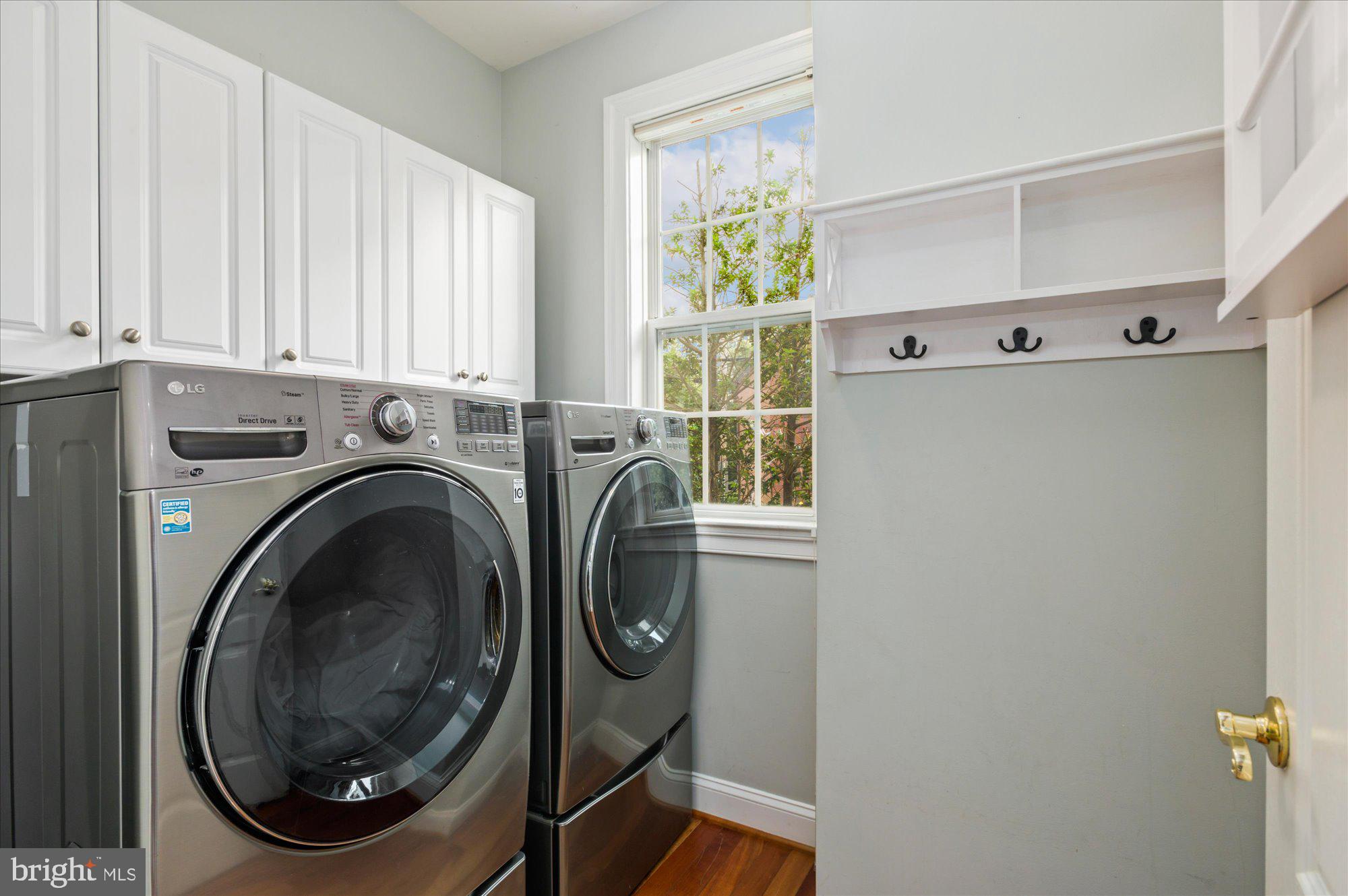 BERKSHIRE OAKWOOD - Residential