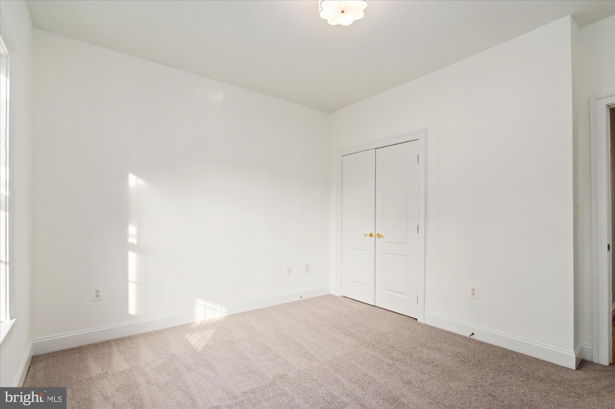 BERKSHIRE OAKWOOD - Residential