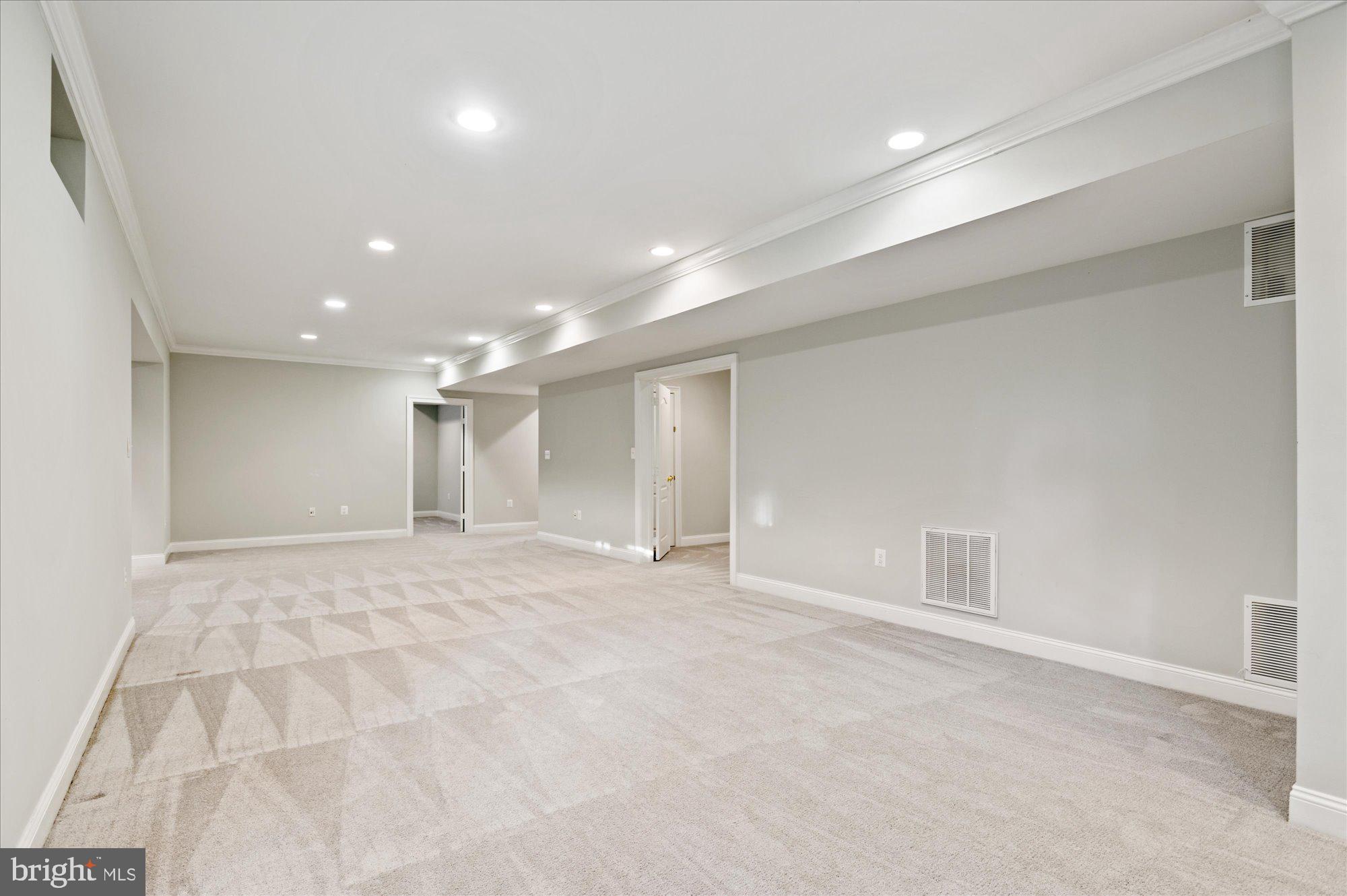 BERKSHIRE OAKWOOD - Residential