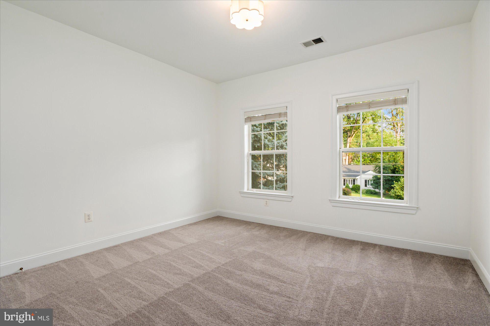 BERKSHIRE OAKWOOD - Residential