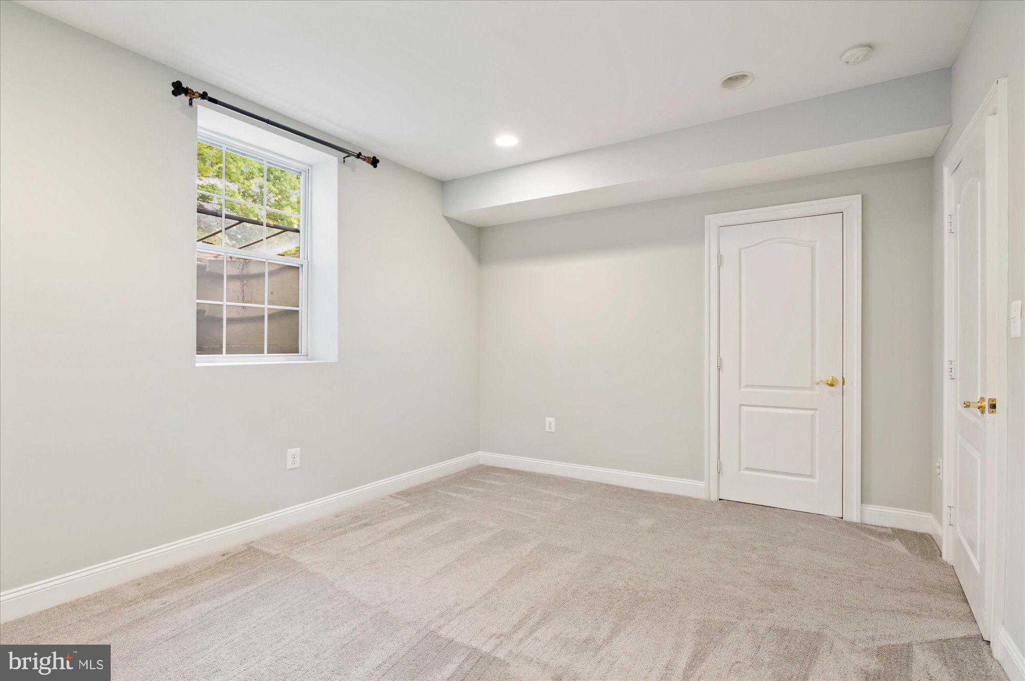 BERKSHIRE OAKWOOD - Residential