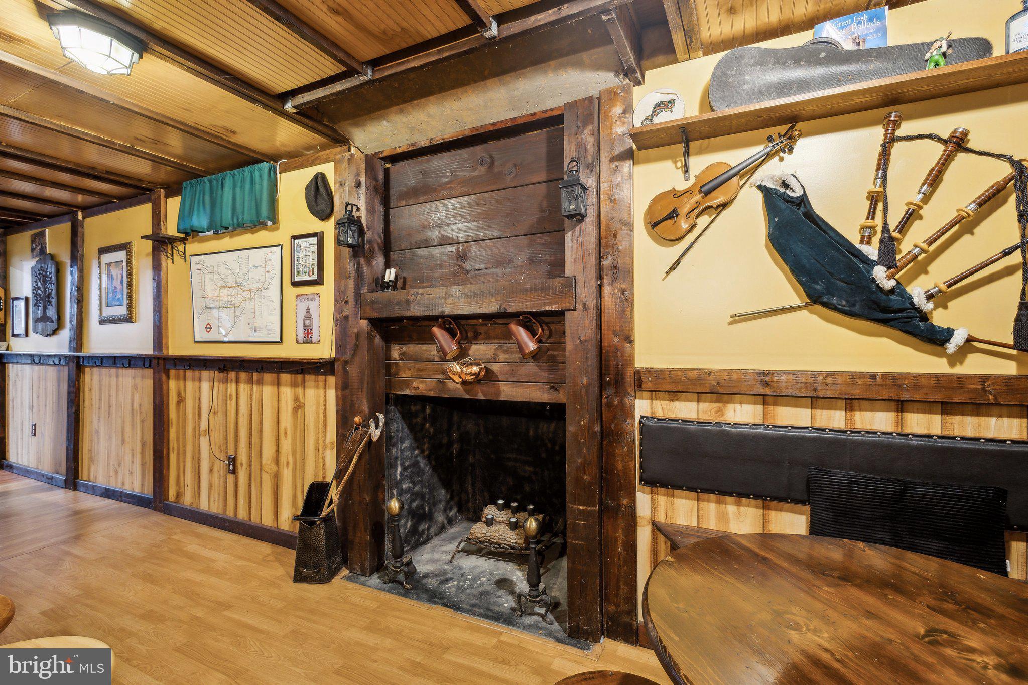 BLOOMS CROSSING - Residential