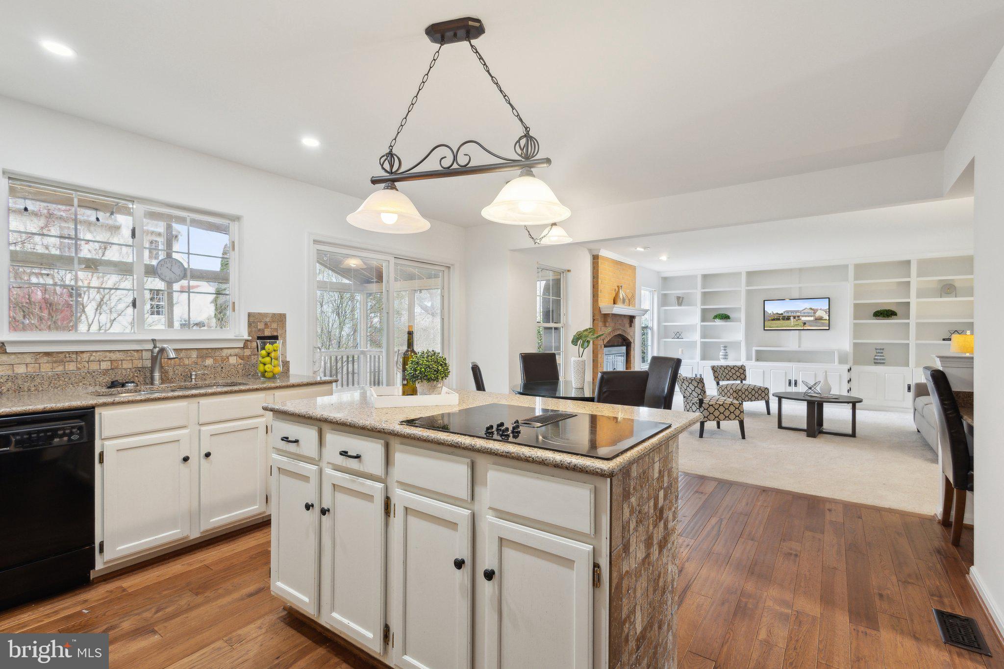 BLOOMS CROSSING - Residential