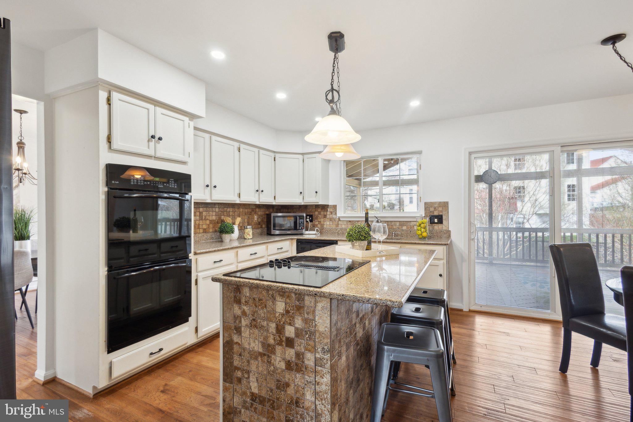 BLOOMS CROSSING - Residential