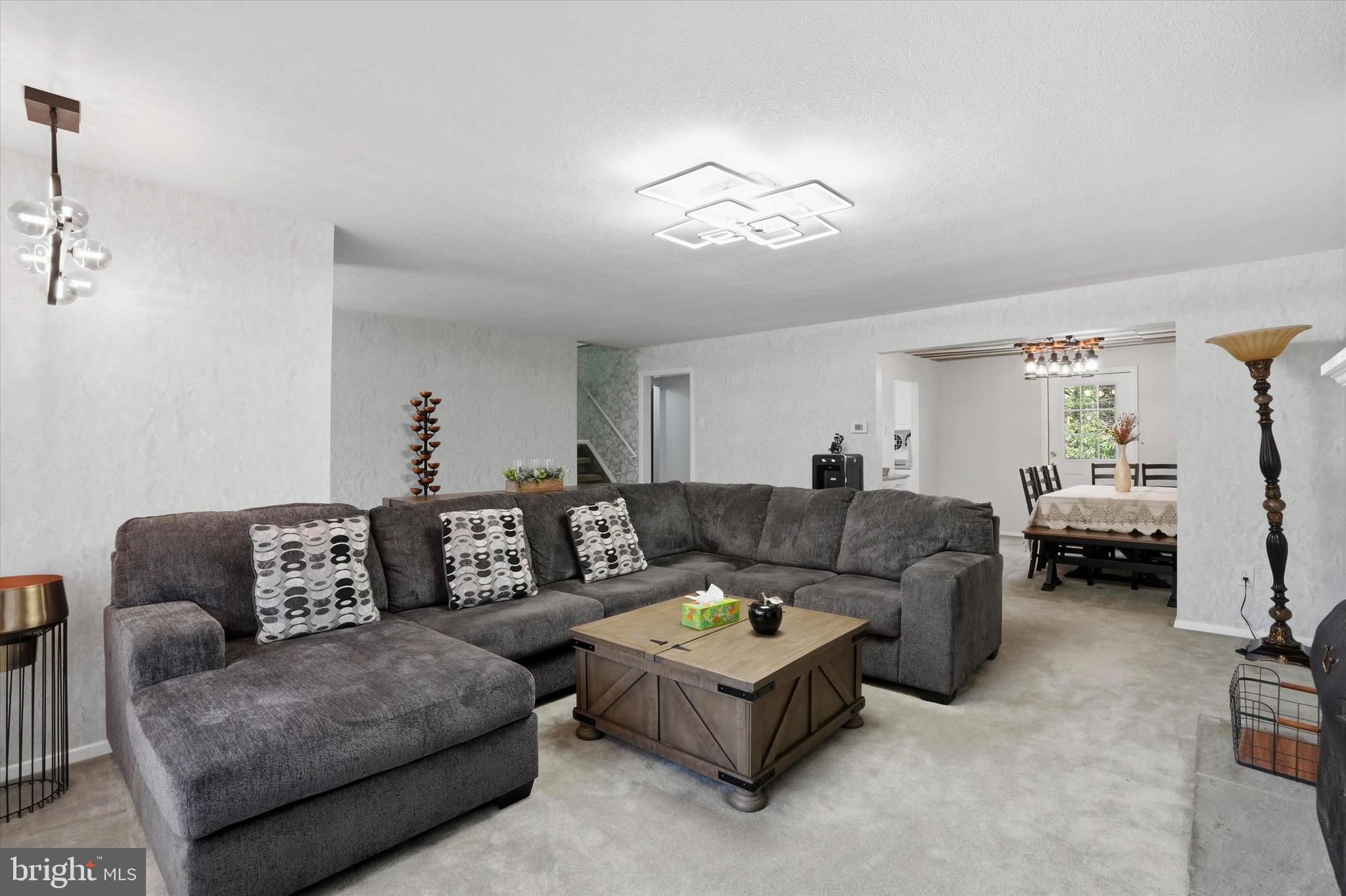 HUNTINGDON VALLEY - Residential