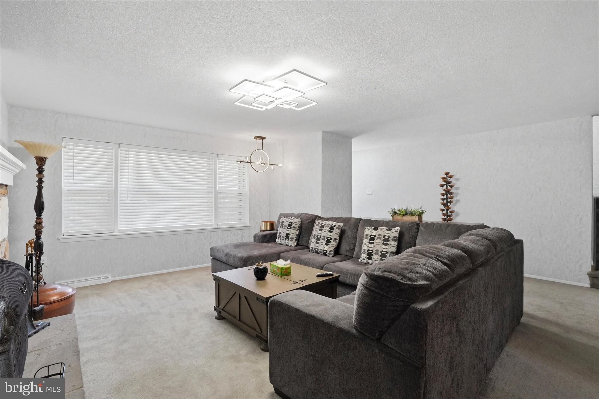 HUNTINGDON VALLEY - Residential