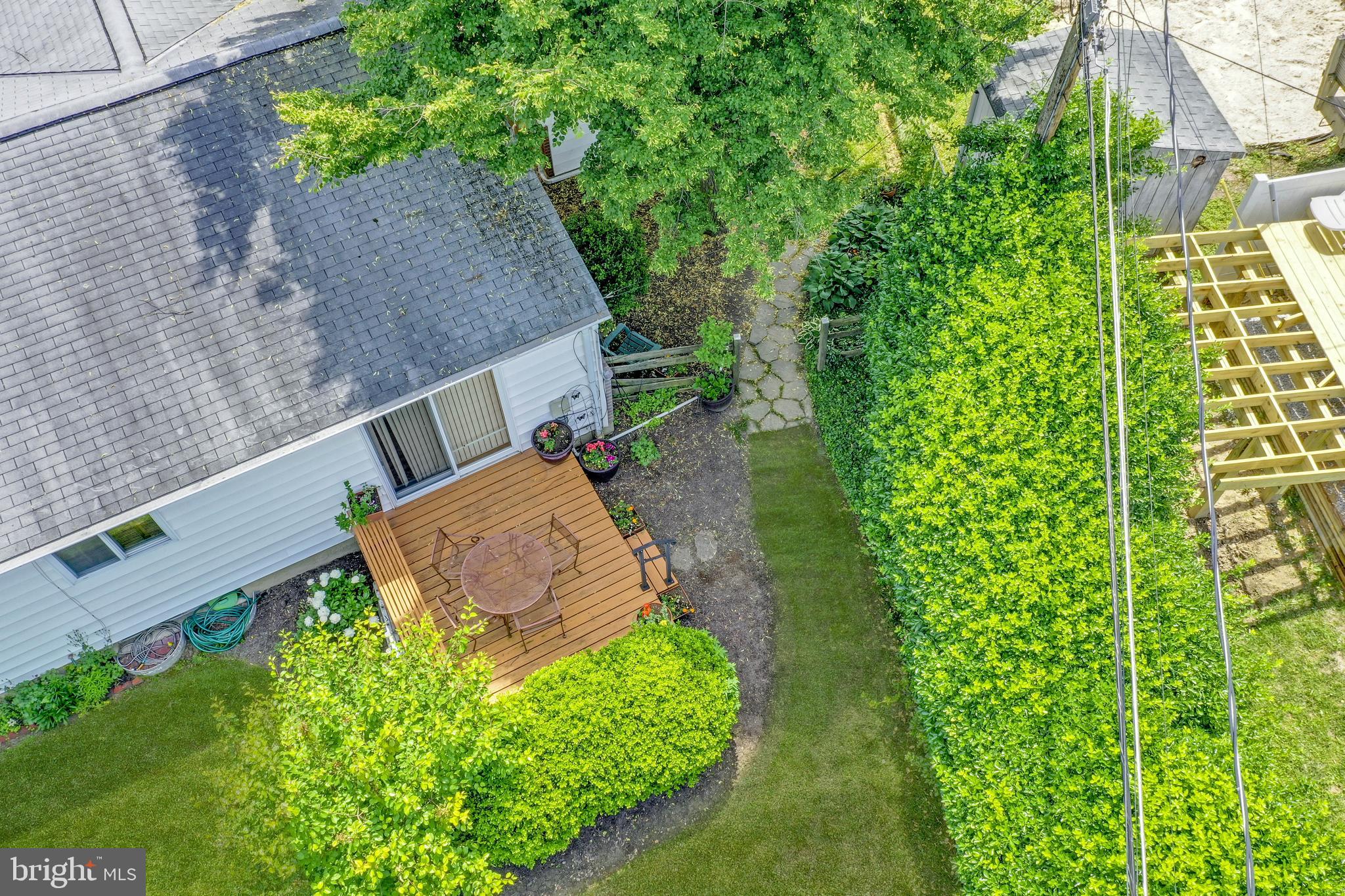 HALLMARK MANOR - Residential